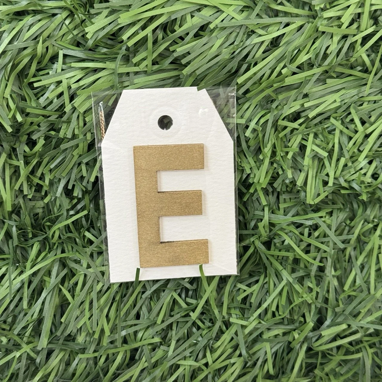 Monogram Gift Tag: E (white-gold lux)