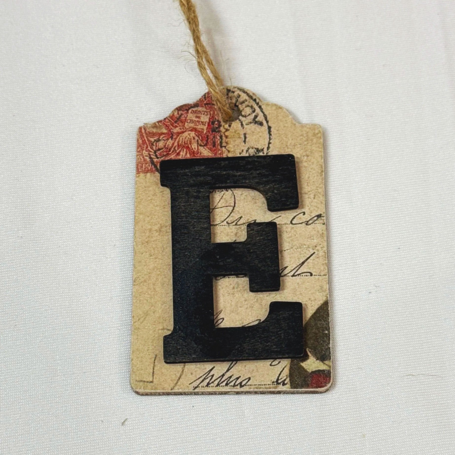 Monogram Gift Tag: E (dark neutral)