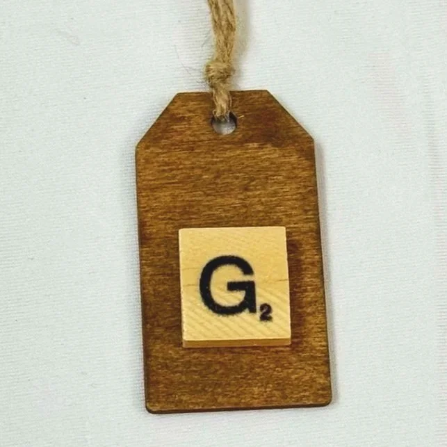 Monogram Gift Tag: G (scrabble mini)