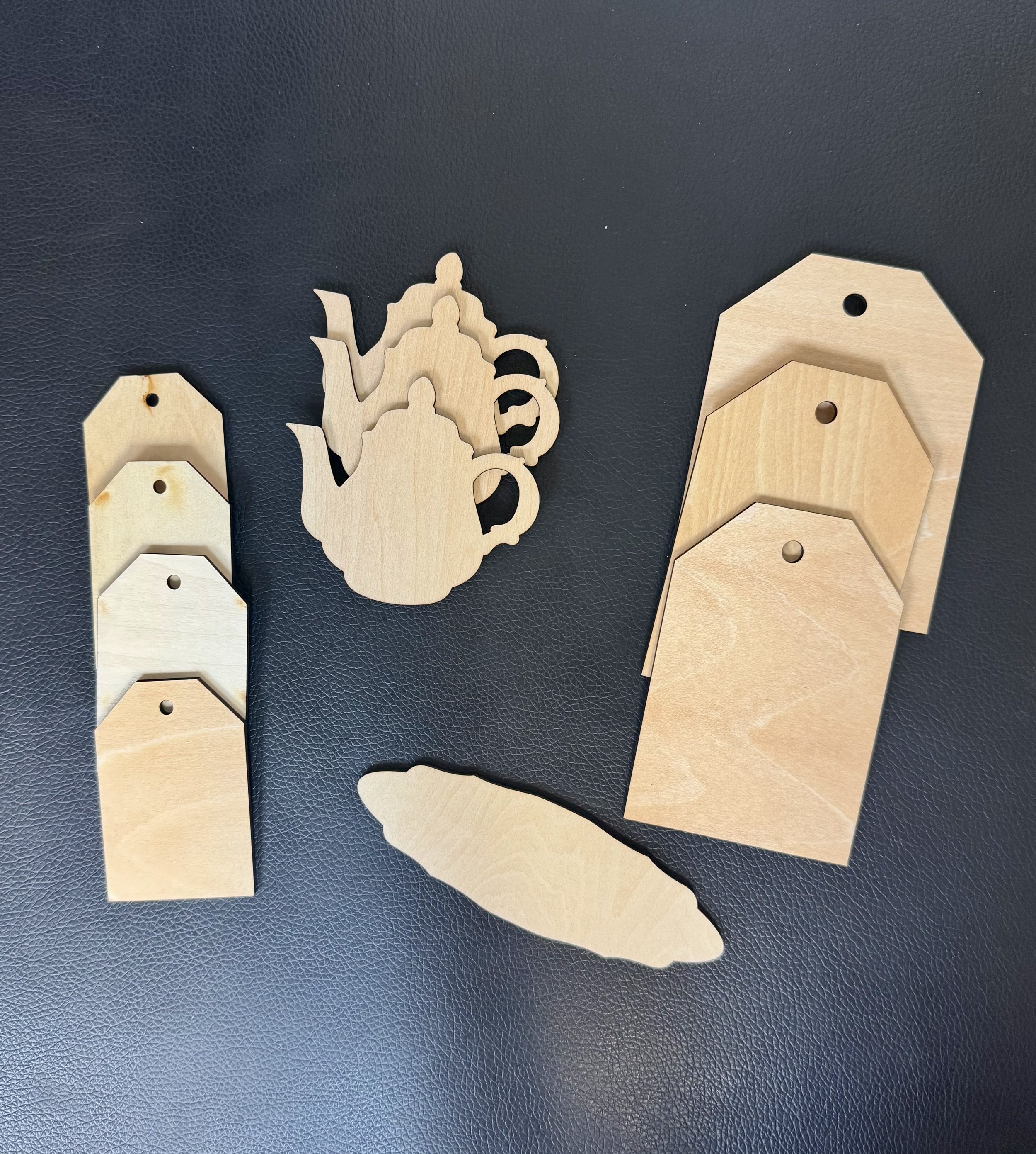 Wood tag bundle (set of 11)