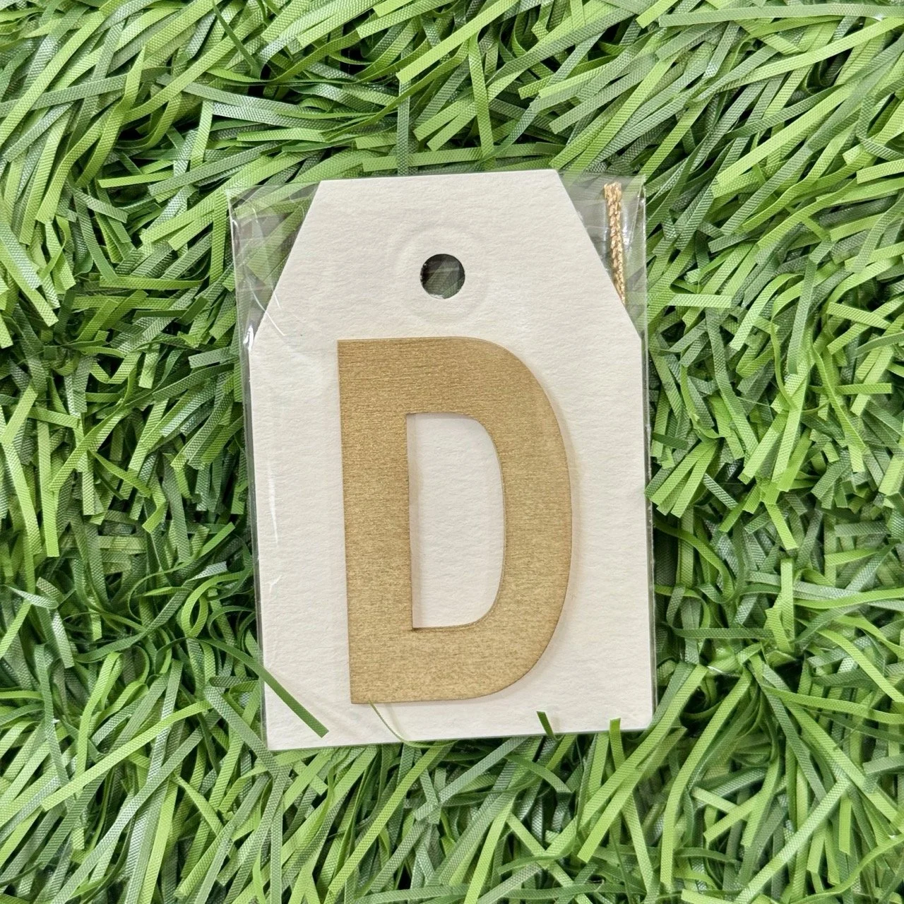 Monogram Gift Tag: D (white-gold lux)