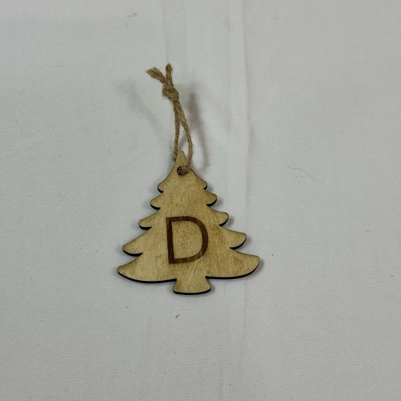Monogram Gift Tag: D (tree wood mini)