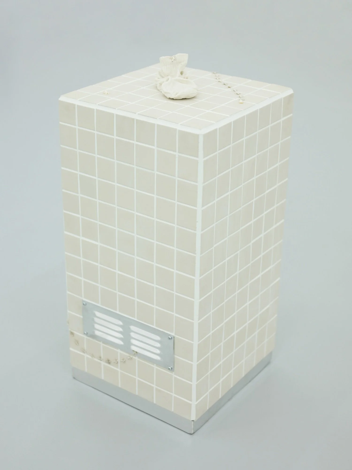 White Rabbit Lies_2025_Solid Haus_33.jpg