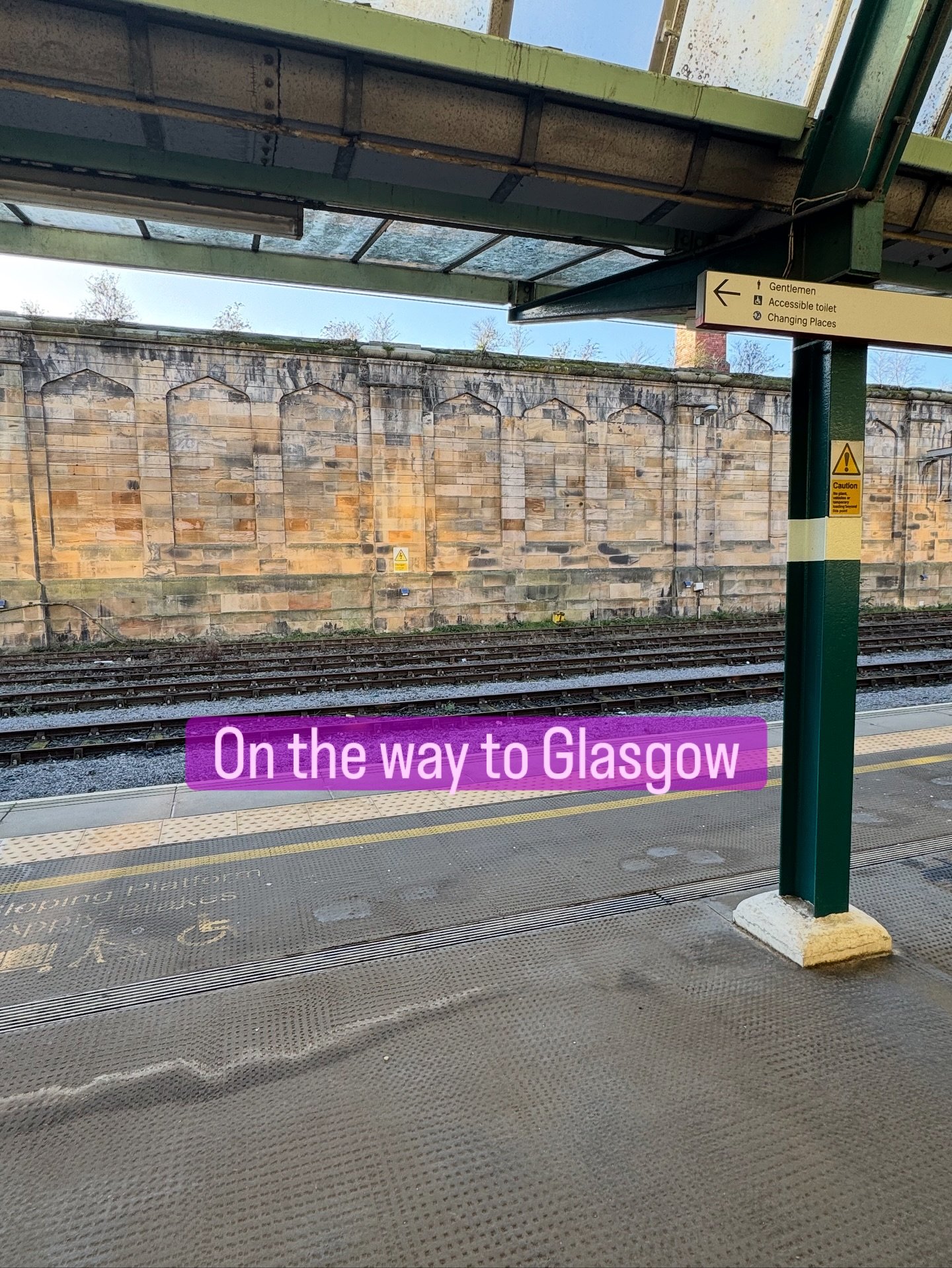 Heading up to Glasgow for the @roycolpod Royal College of Podiatry Conference 2025 &mdash; always excited to learn, grow and bring fresh insight back to clinic.
And yes&hellip; apparently I&rsquo;m now at the age where I need to squint at railway sig