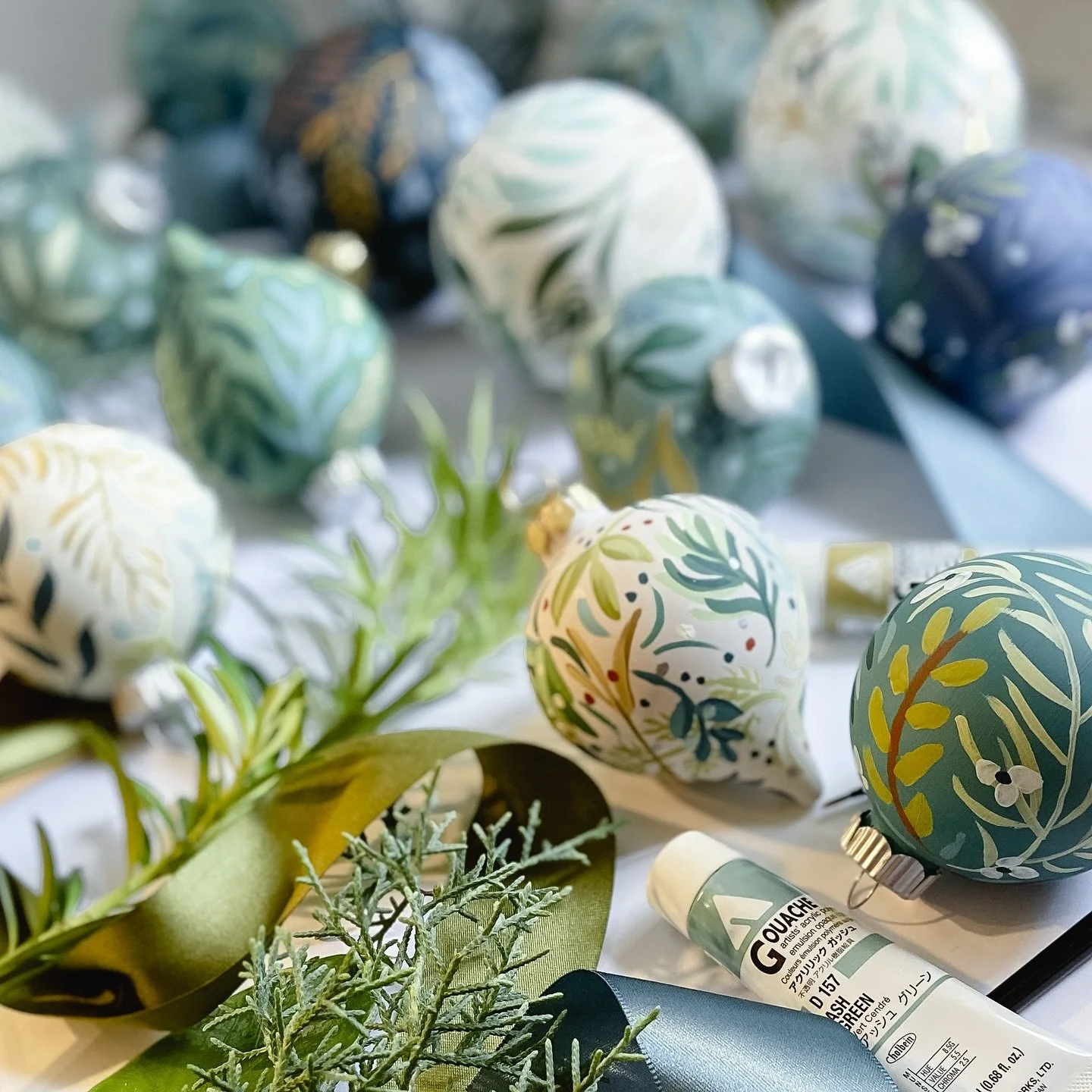 I know&hellip;It&rsquo;s not even Halloween yet, right?! But it&rsquo;s ornament painting time for me. Although it&rsquo;s always a little hard to wrap my brain around Christmas this early, I totally enjoy the meditative pleasure this kind of decorat