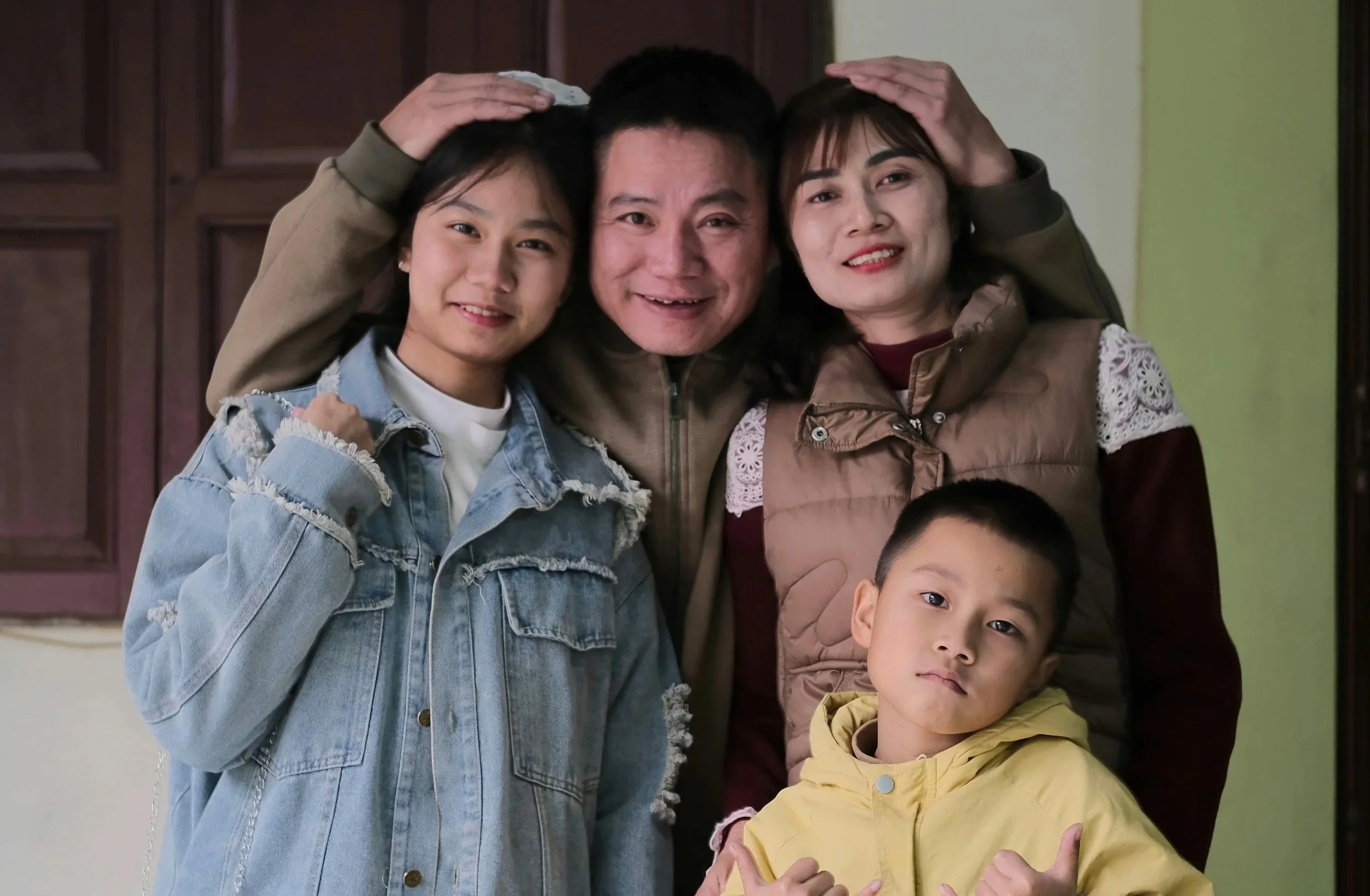 父母与孩子的代购，就是教会里的代购|父母與孩子的代購，就是教會裡的代購|Navigating Faith, Family, and Culture in the Chinese-Canadian Church