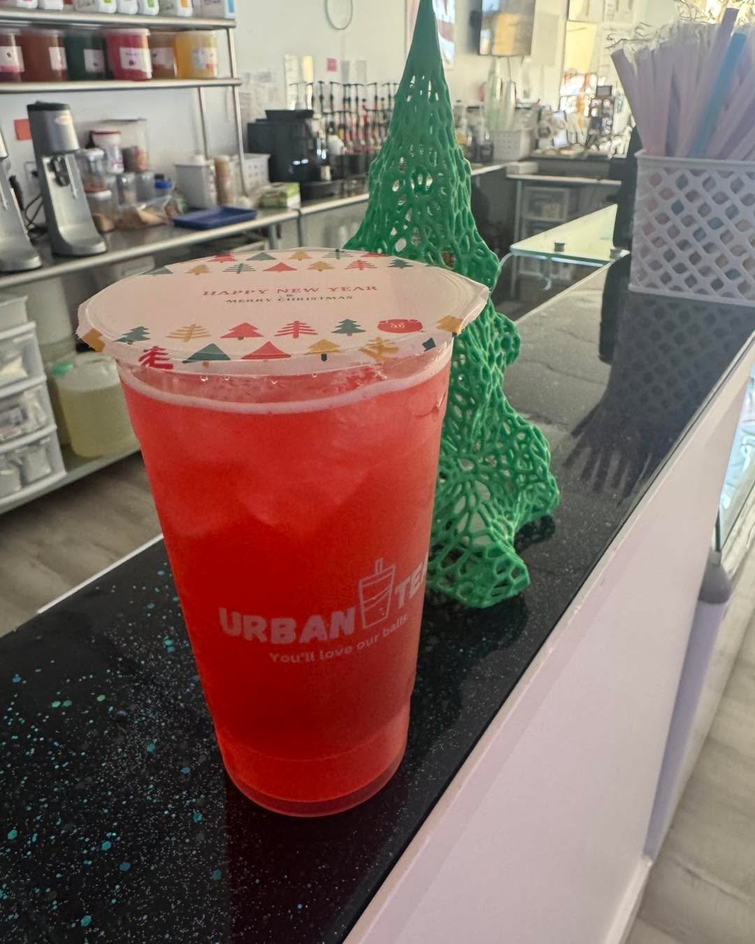 I know I know.  I&rsquo;ve been slacking.  But it&rsquo;s time to get back on my game, which means back to the skinny teas game for me. 

Jus a lil strawberry Hawaiian sugar free for me this am 😎