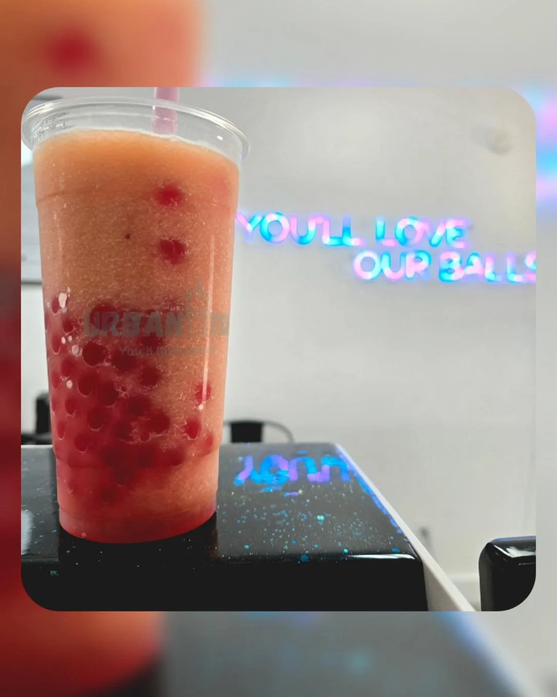Florida understood the assignment today ☀️

The Florida Woman is doing exactly what it&rsquo;s supposed to do&mdash;cool you down when it&rsquo;s pushing 80+ out there.

Fresh brewed green tea 🍃
Infused with strawberry + mango 🥭🍓
Blended into a sm