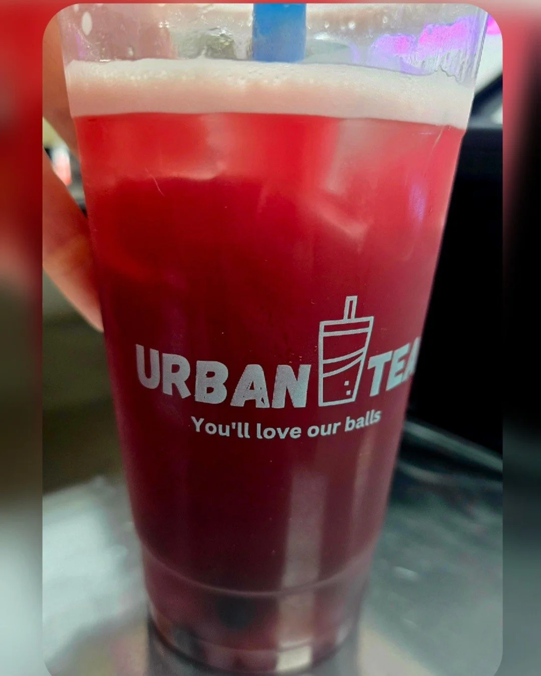 Hey, how's your Tuesday?

No matter how you answered that, I have a drink that'll absolutely take the day THERE 👆

Our blueberry lychee fruit tea is exactly where its at 👏
Its my go to for a reason.
Pair it with lychee popping, blueberry  popping, 