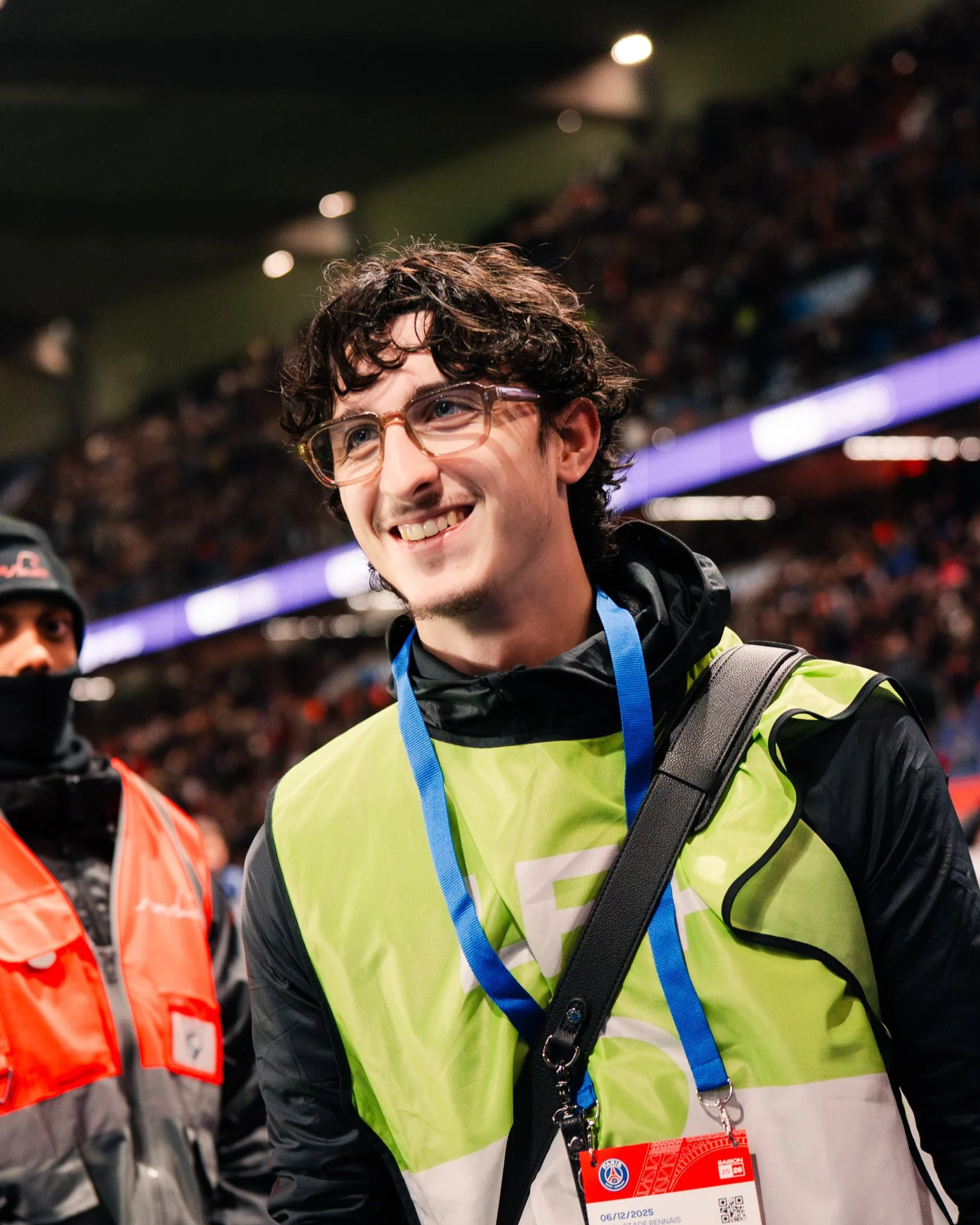 Me, many, a 21-year-old sports photographer who photographs the biggest football clubs. here taken in photo at the Parc des Princes