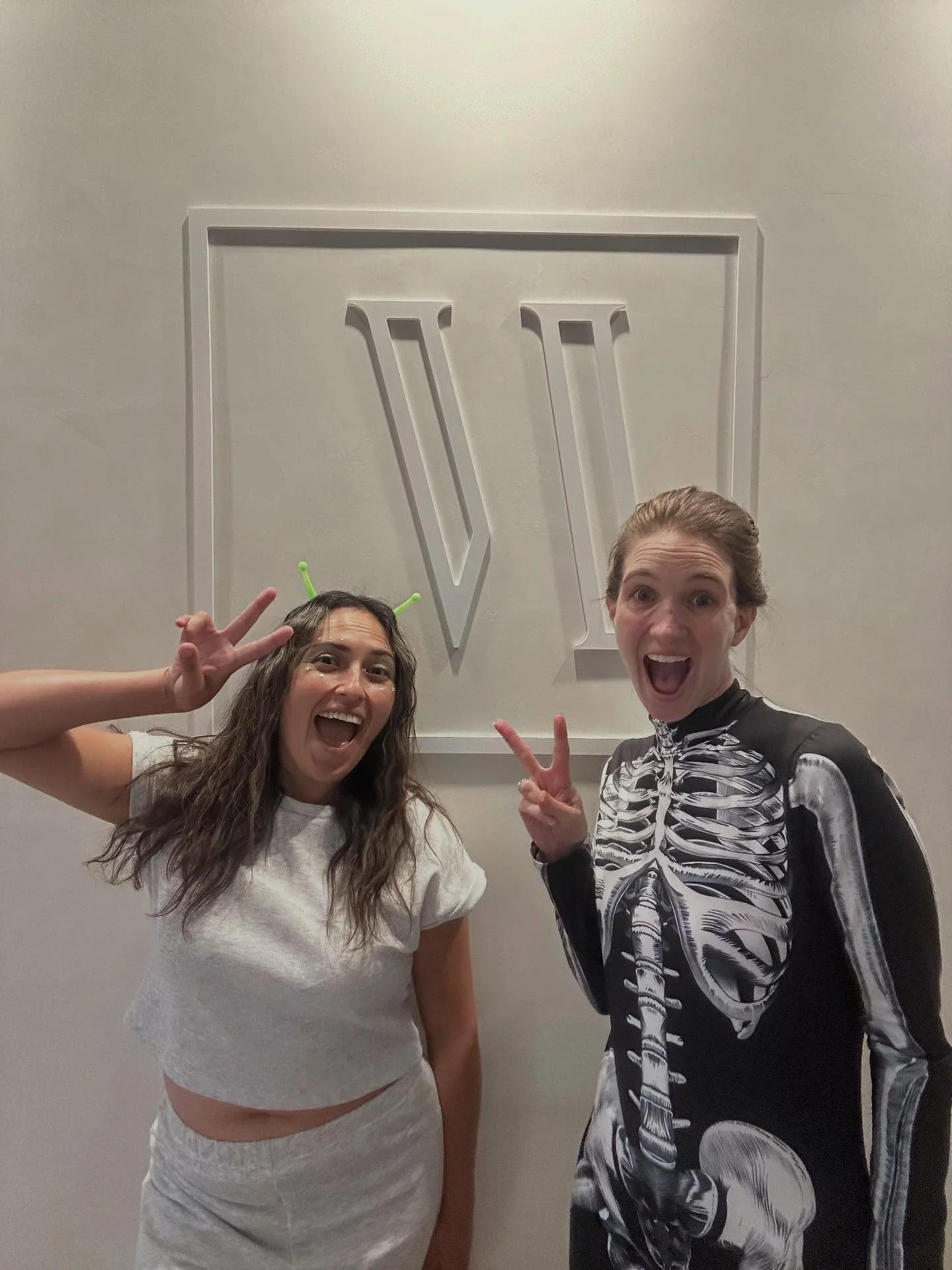 Extra-Skelestrial 😂

Having Halloween Fun with @somalifewithari