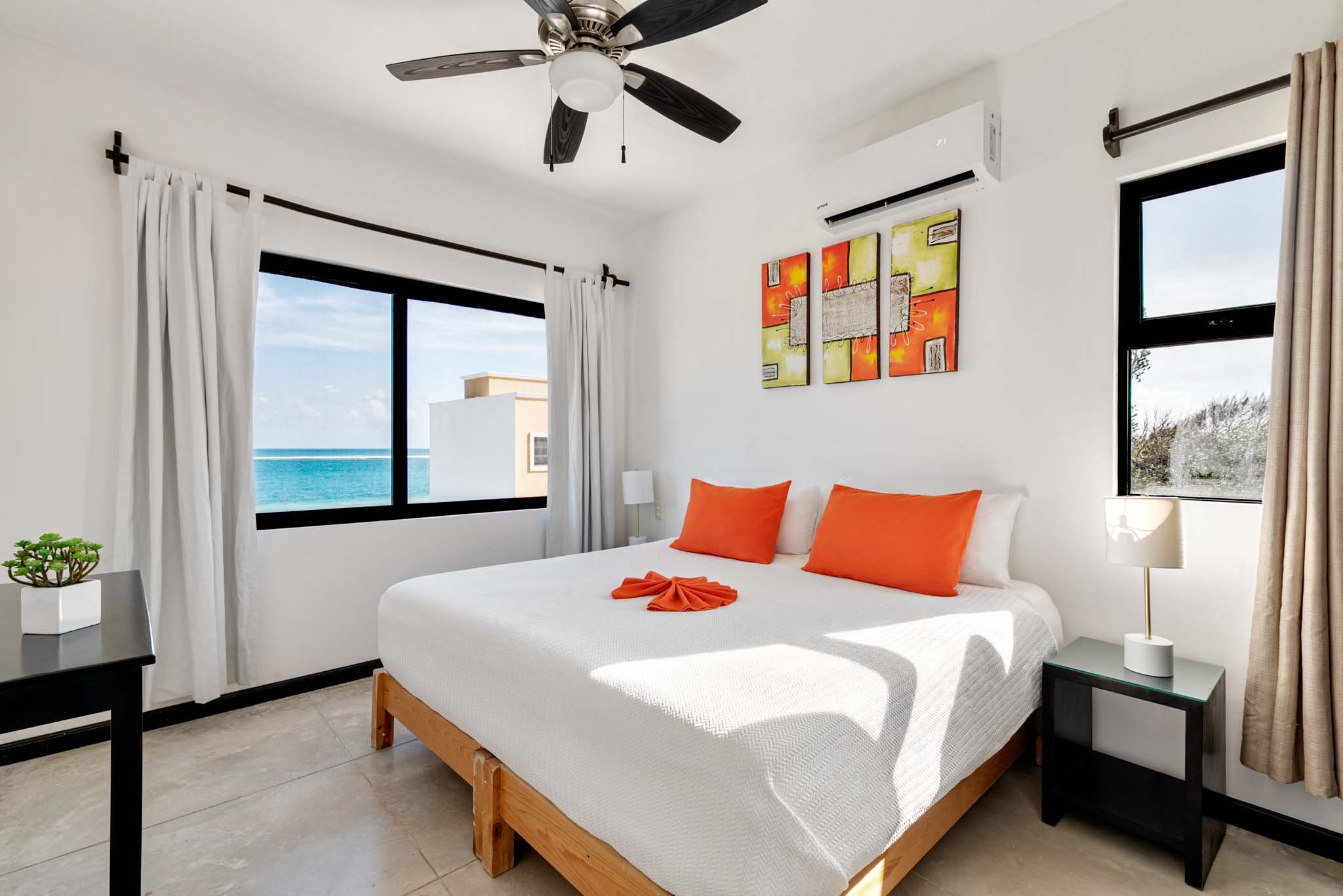 Bedroom King Size beachfront hotel playa Puerto Morelos Cancun, Airbnb con balcon vista al mar (Copy)