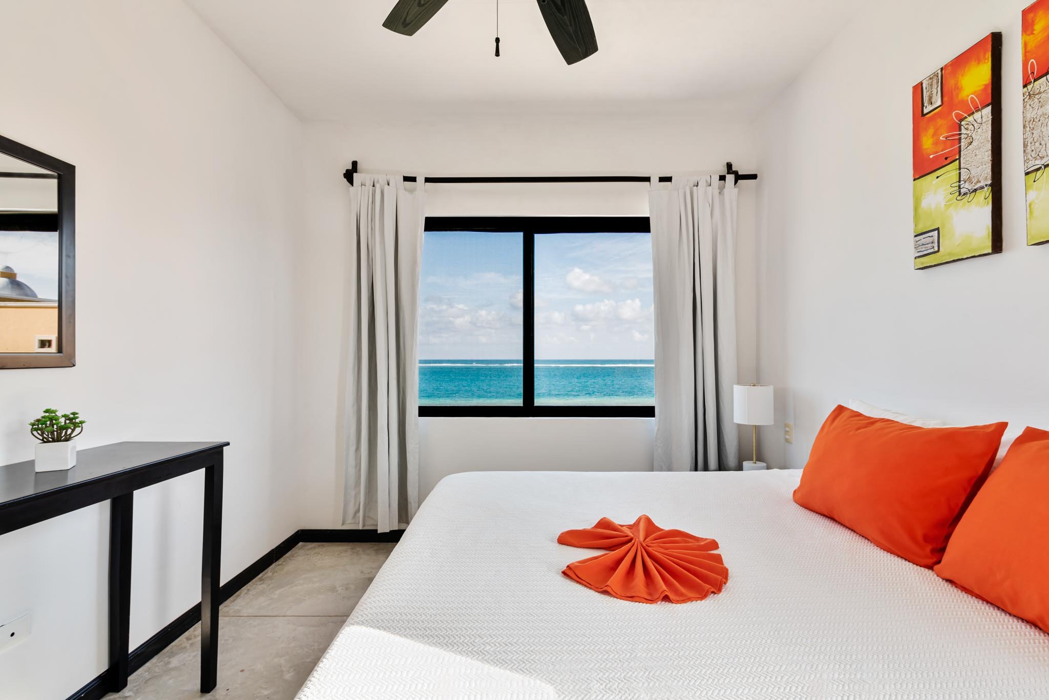 Bedroom King Size beachfront hotel playa Puerto Morelos Cancun, Airbnb con balcon vista al mar (Copy)