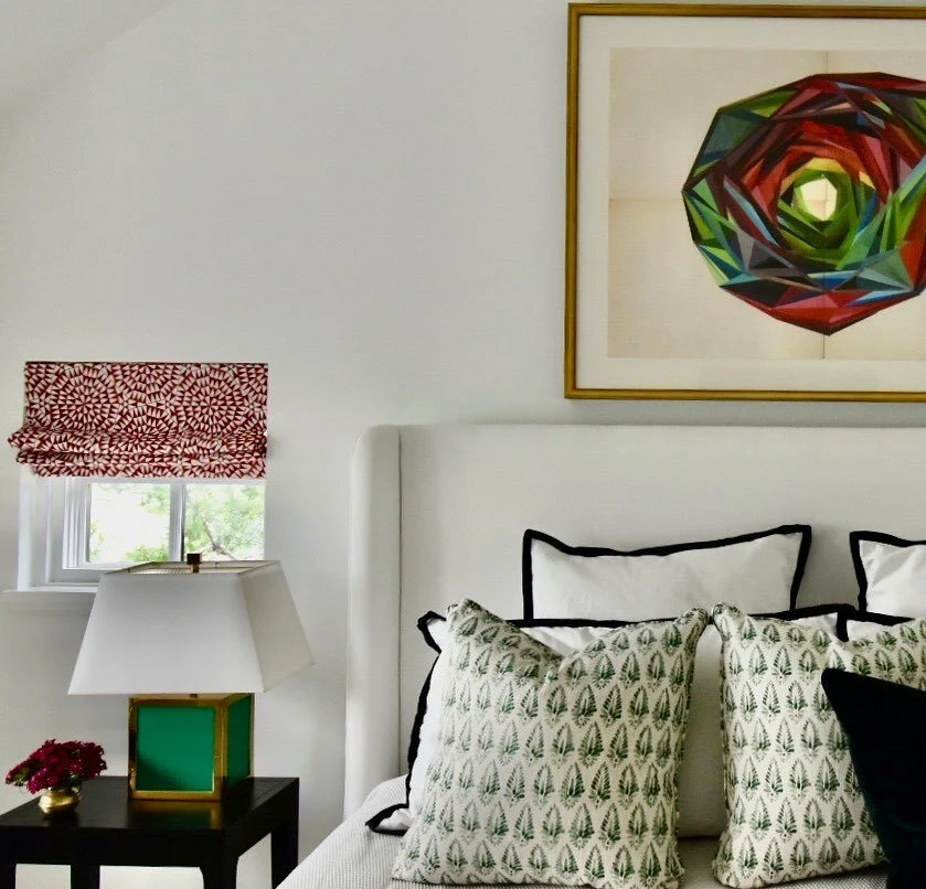 🌊 Colorful and fresh lake house guest suite closeup &bull; 

@susanriddleinteriors 
@christinewright2 

#texas #texasrealestate #dallasdesign #dallasdesigner #dallas #longcovetx #lakeretreat #lakehousedesign #luxuryhomes #cedarcreeklake #art #luxury