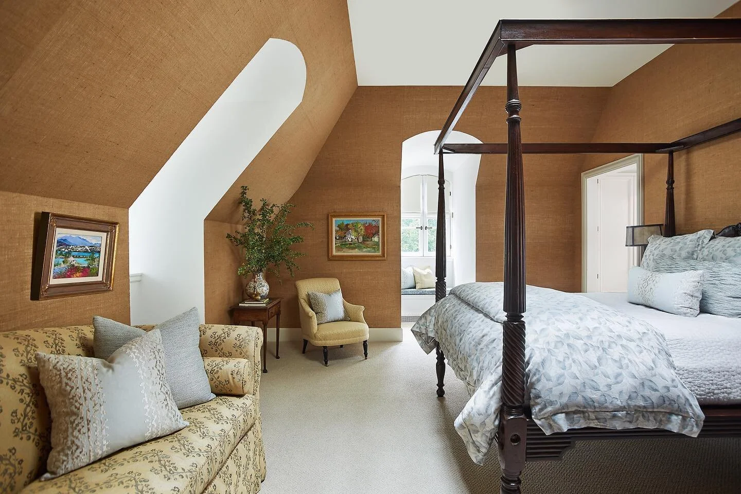 &ldquo;Soft, serene and not too bold&rdquo; is the brief for this Cabana / pool house en suite in progress&bull; @susanriddleinteriors 
@katienixon_photo 
@christinewright2 

#texasdesigner #texas #texasdesign #dallastexas #dallasdesigner #luxuryhome