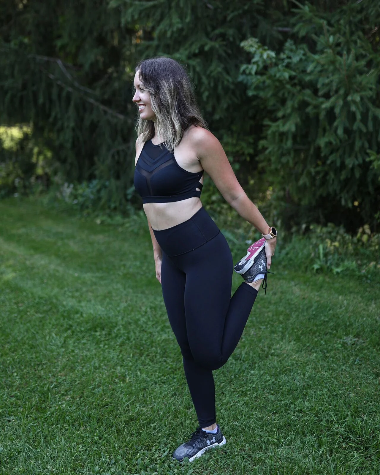 I have something soooo exciting to finally announce!! 🎉🎉

As my website is almost offically up in running (just finishing a few things) I want to let everyone know...

I AM NOW ACCEPTING 1:1 ONLINE COACHING CLIENTS👩&zwj;💻🏋&zwj;♀️💪 (with the exc