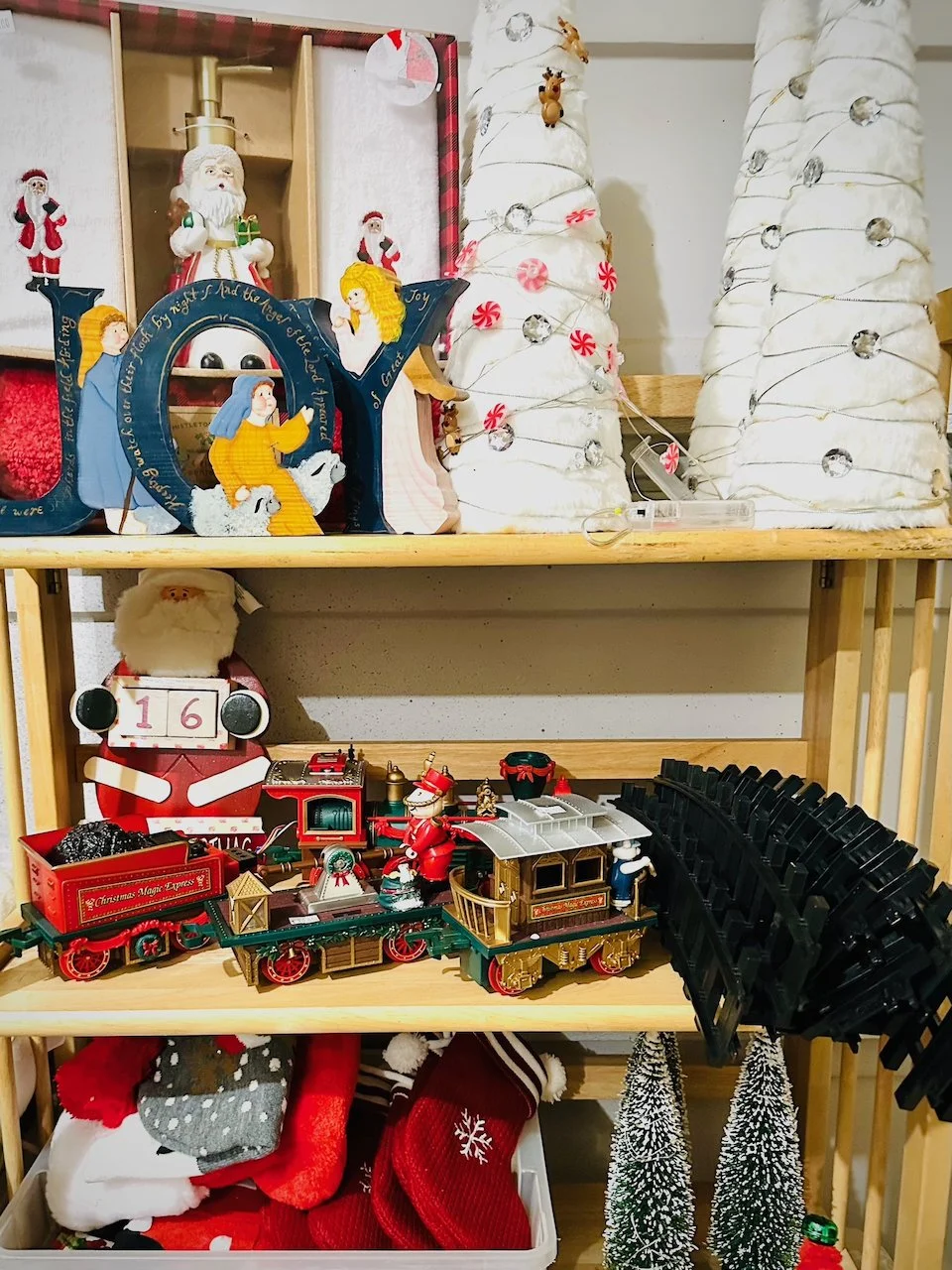 Outdoor Items, Tools & Holiday Decor - 31 of 57.jpeg
