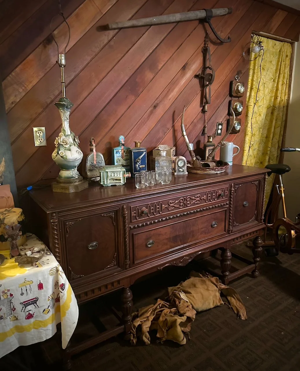 Furniture - 5 of 53.jpeg