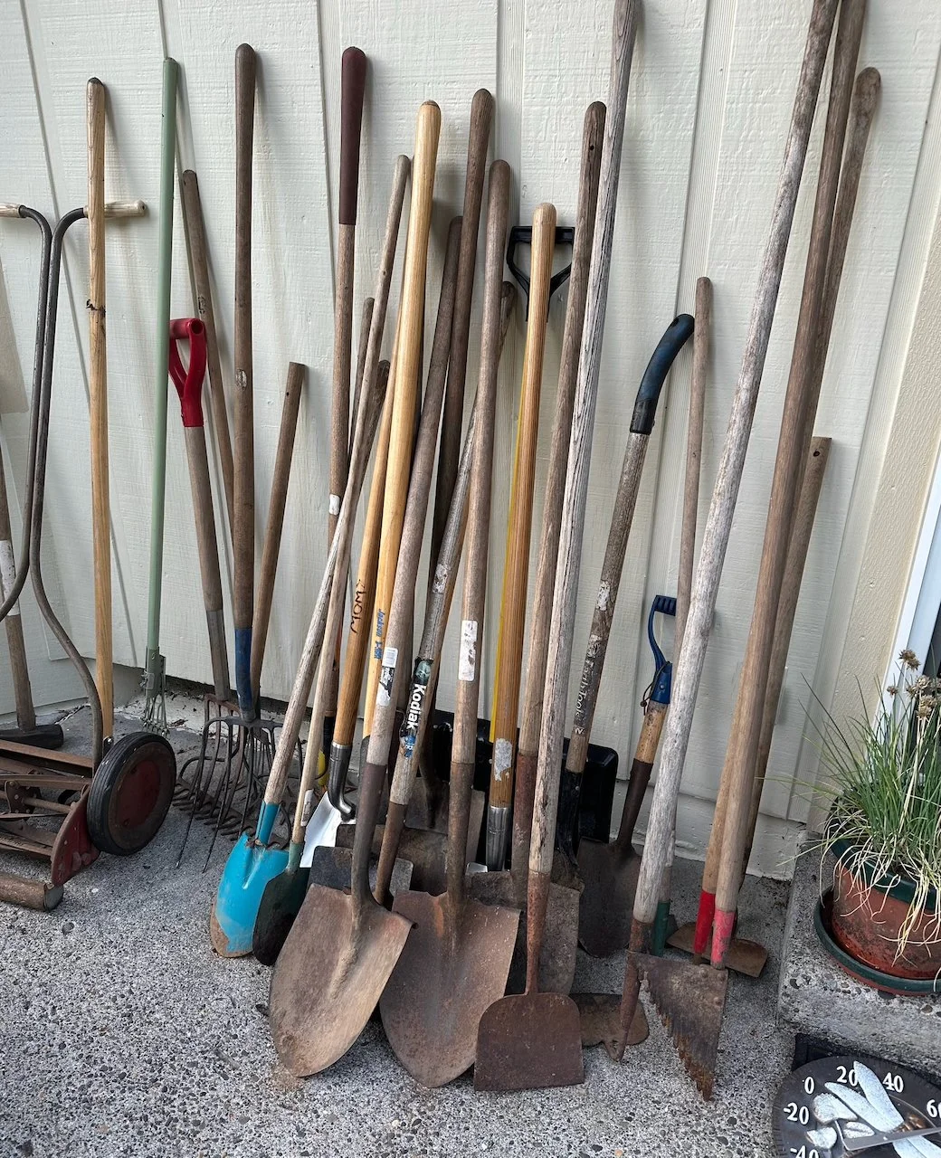 Outdoor Items, Tools & Holiday Decor - 49 of 57.jpeg