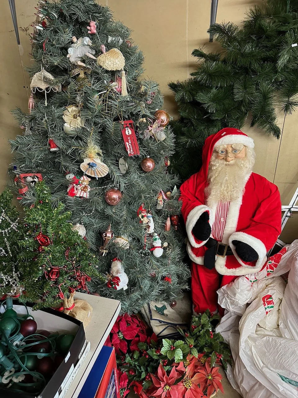 Outdoor Items, Tools & Holiday Decor - 12 of 57.jpeg