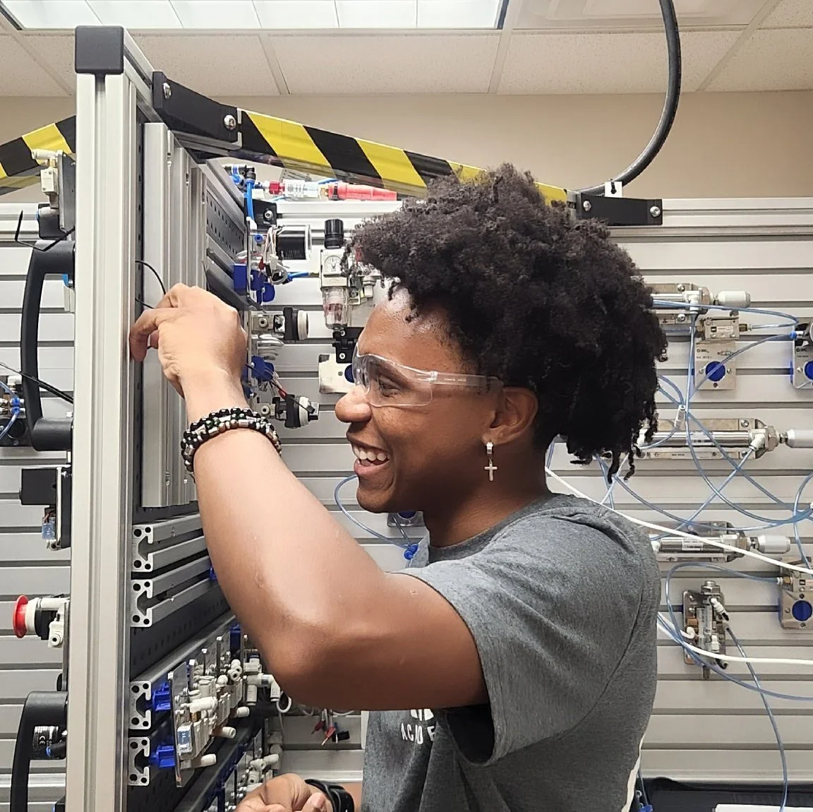 Your kids need a job? 100% of our graduates are employed, not kidding!

We have 3 open seats in our October Cohort - come take a tour!

Our graduates take jobs like Mechatronics Technicians, Machine Builders, Robotics Technicians, Service Technicians