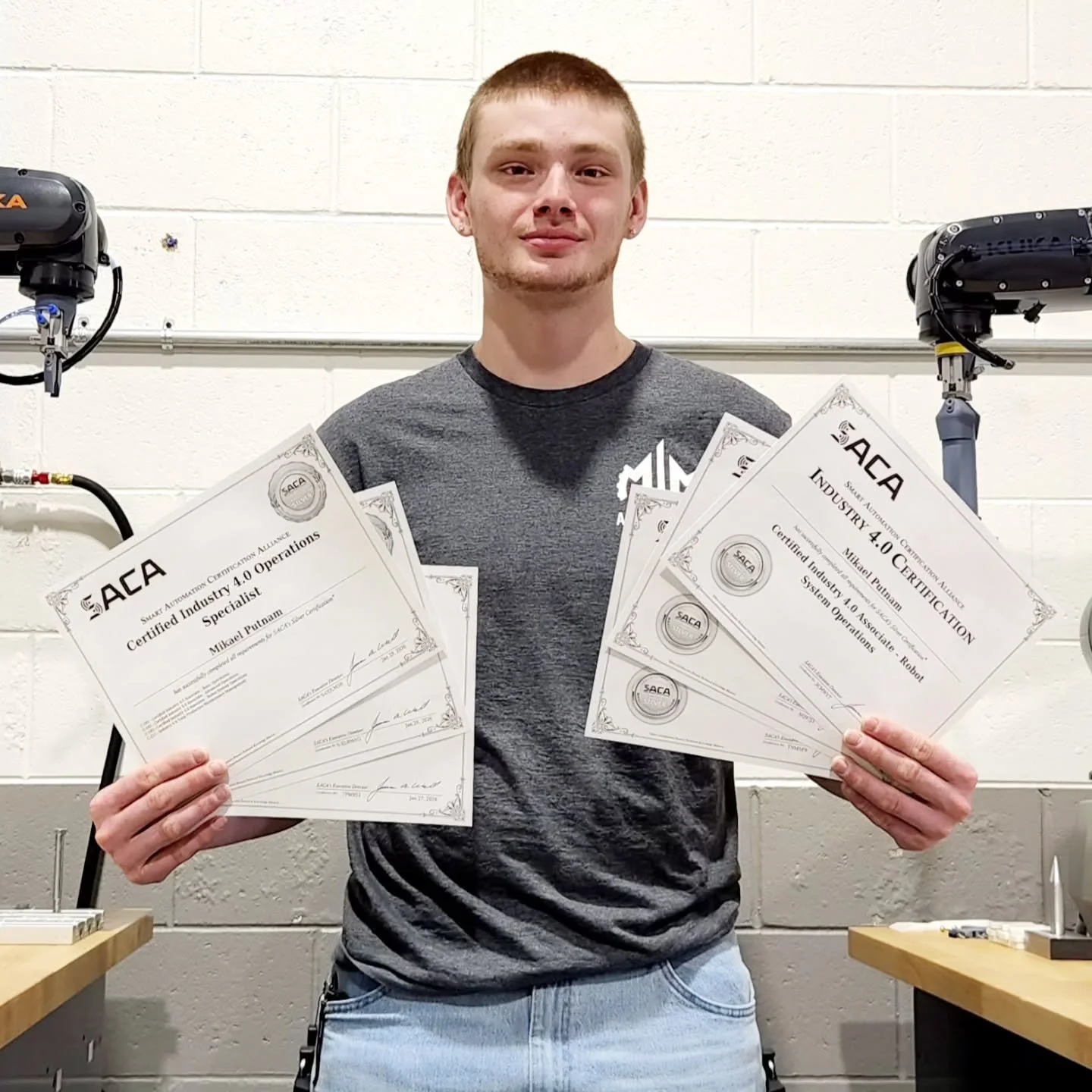 Congratulations Mikael!

Mikael came straight to Mach 1 after graduating from Holly Schools and took our full 6 month course. He graduated on a Friday and went to work the following Monday 🤘

Mikael, you rock! You were a great time here at the Acade