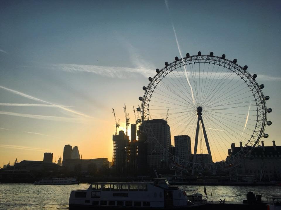 Running Into the Sunrise in London ☀️ Travel Diaries🌍☀️