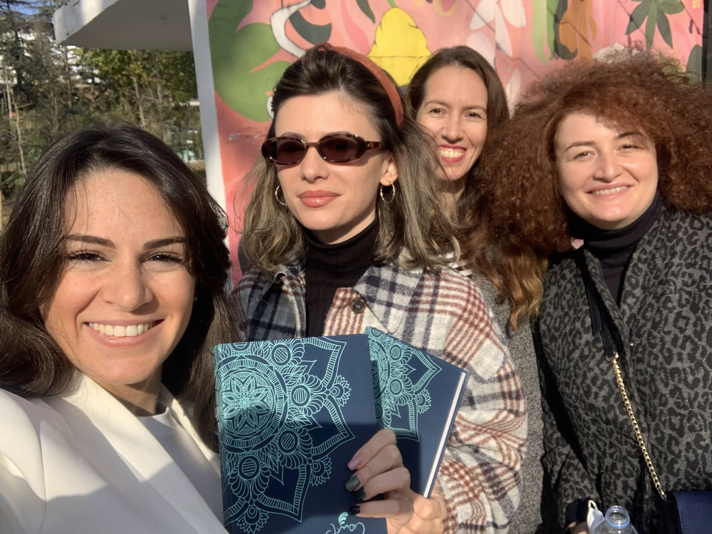 Meet Me at FryDay Café — Let’s Share Some @MarteMotivation! ☀️💜