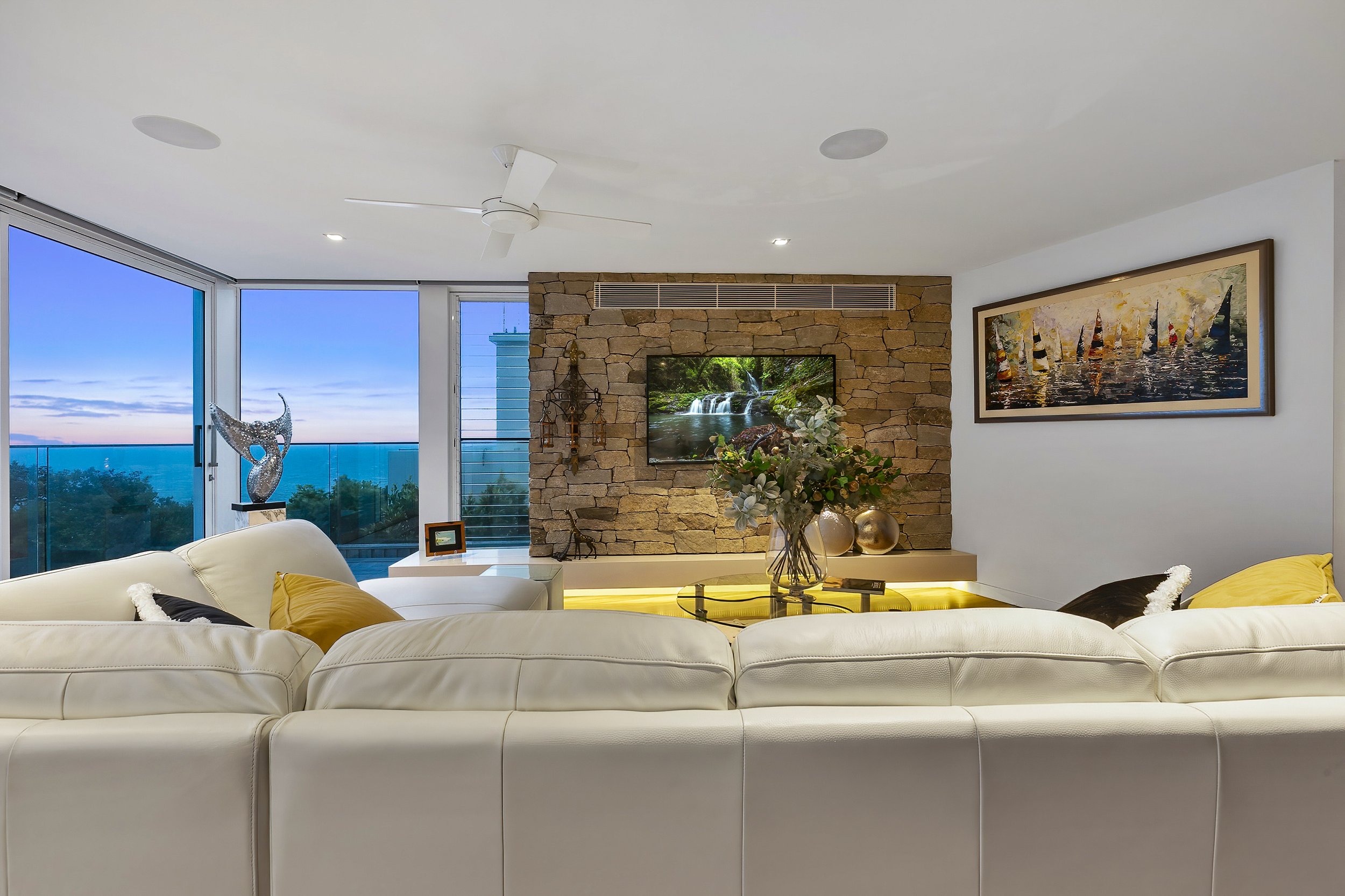 019_Open2view_ID785033-29_McAnally_Drive.jpg
