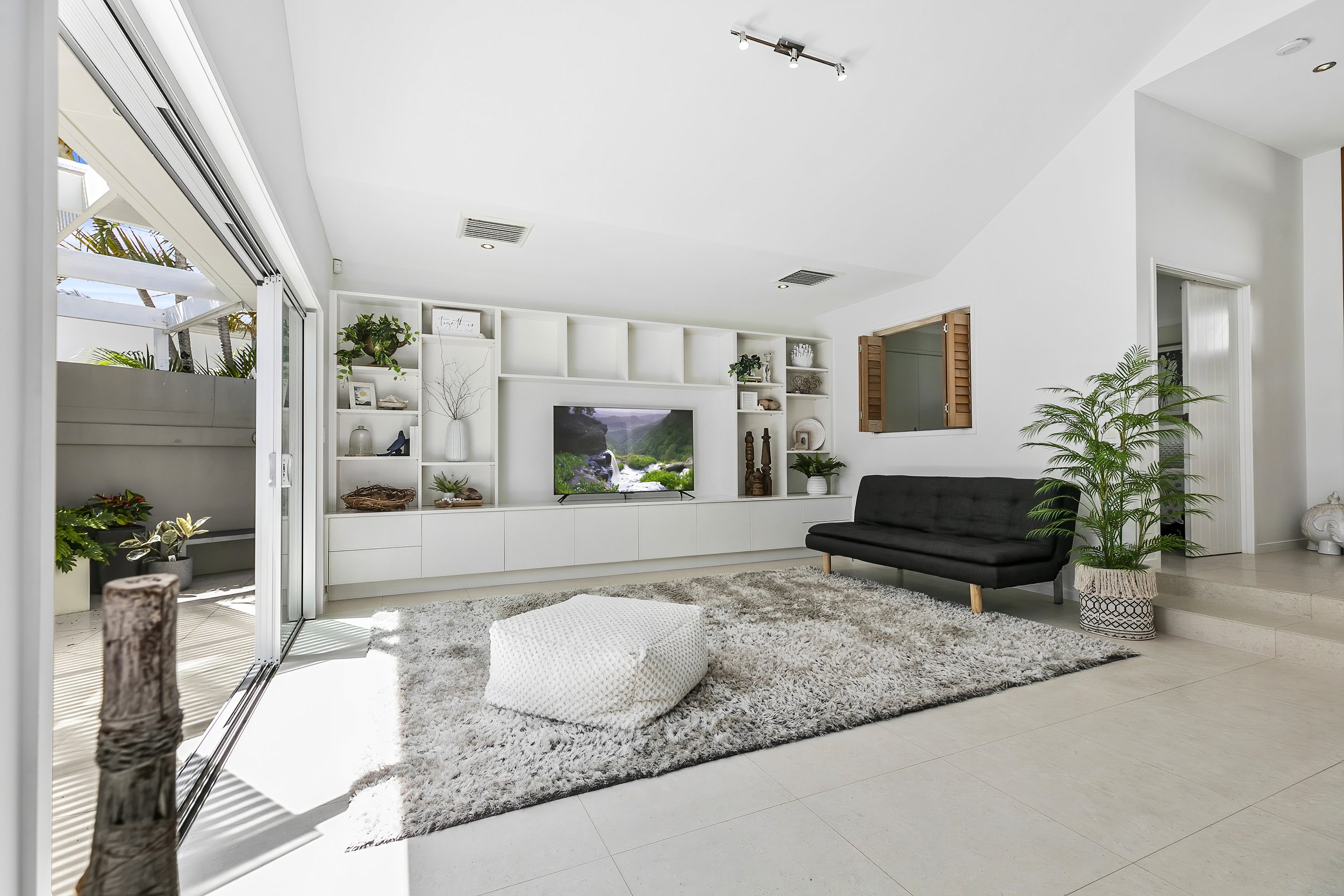026_Open2view_ID789003-59_Shorehaven_Drive.jpg
