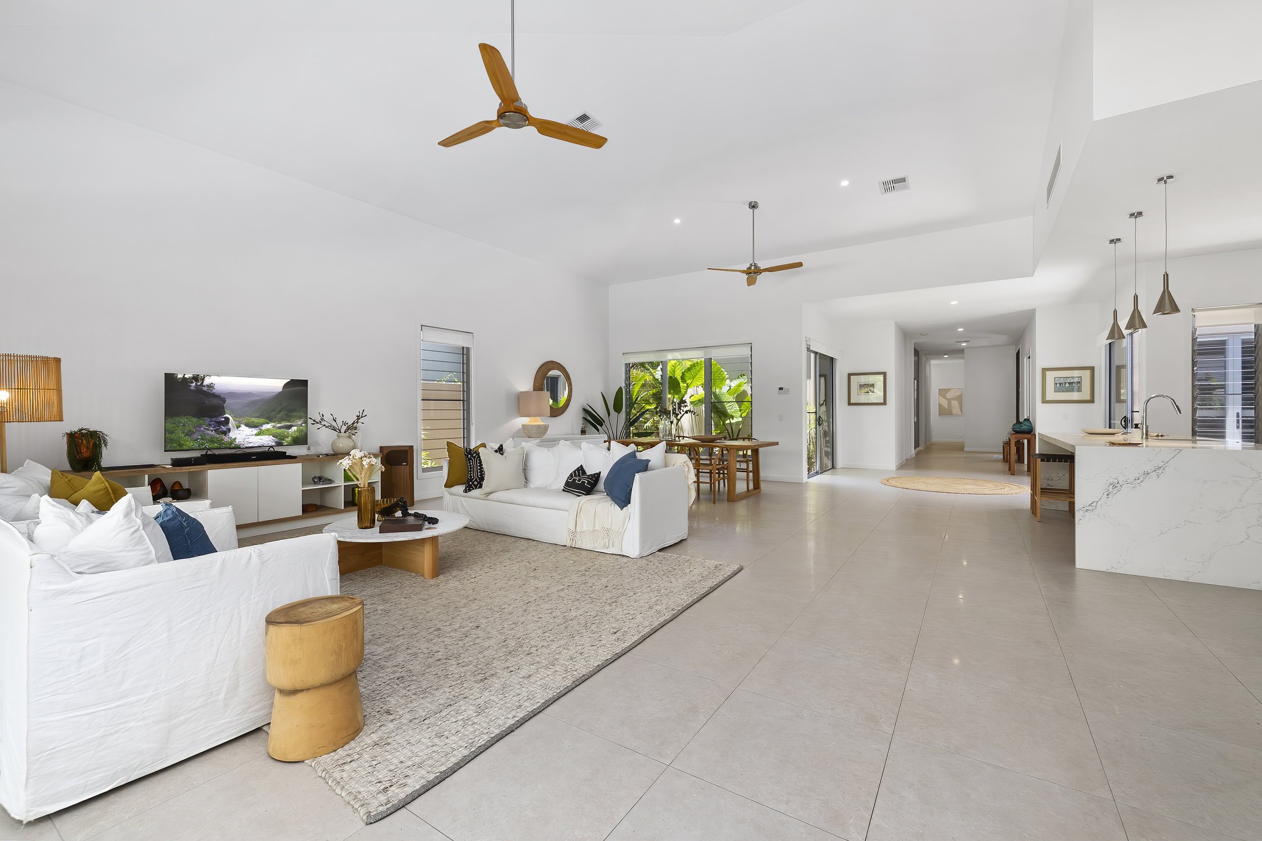 017_Open2view_ID798113-706A_61_Noosa_Springs_Drive.jpg