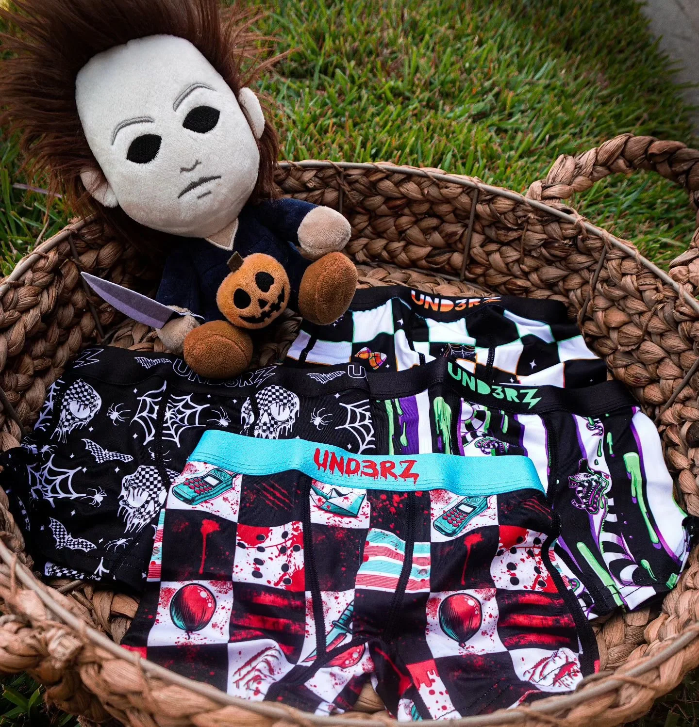 When you get a spooky delivery π€
@und3r.z always delivers!! These are amazing! If you're potty training or looking for toddler/kid boxer briefs I highly recommend these!
Sizes 2T to kids 4/16 plus some adult sizes available as well!
Code TEDDY Sav