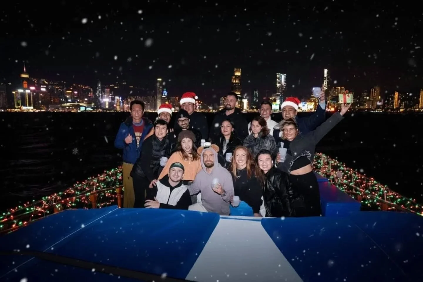Christmas on the water has a way of slowing everything down.
A few extra laughs. A little closer together.

Just good people, harbour lights, and a moment to appreciate where you are.

Merry Christmas from all of us at Hong Kong Junks🎄