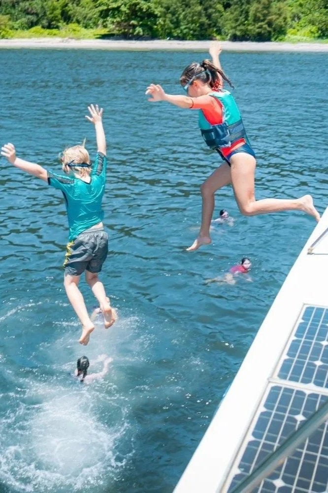 kids-jumping-off-junk-boat-hong-kong.jpg