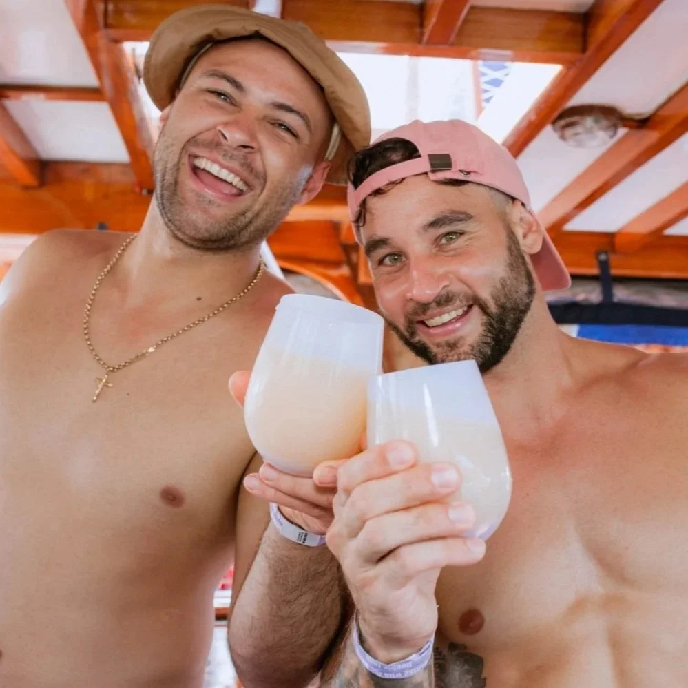 junk-boat-party-drinks-cheers.jpg