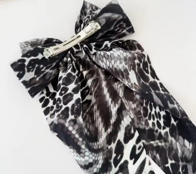 Retro Large Bow Clip.jpg