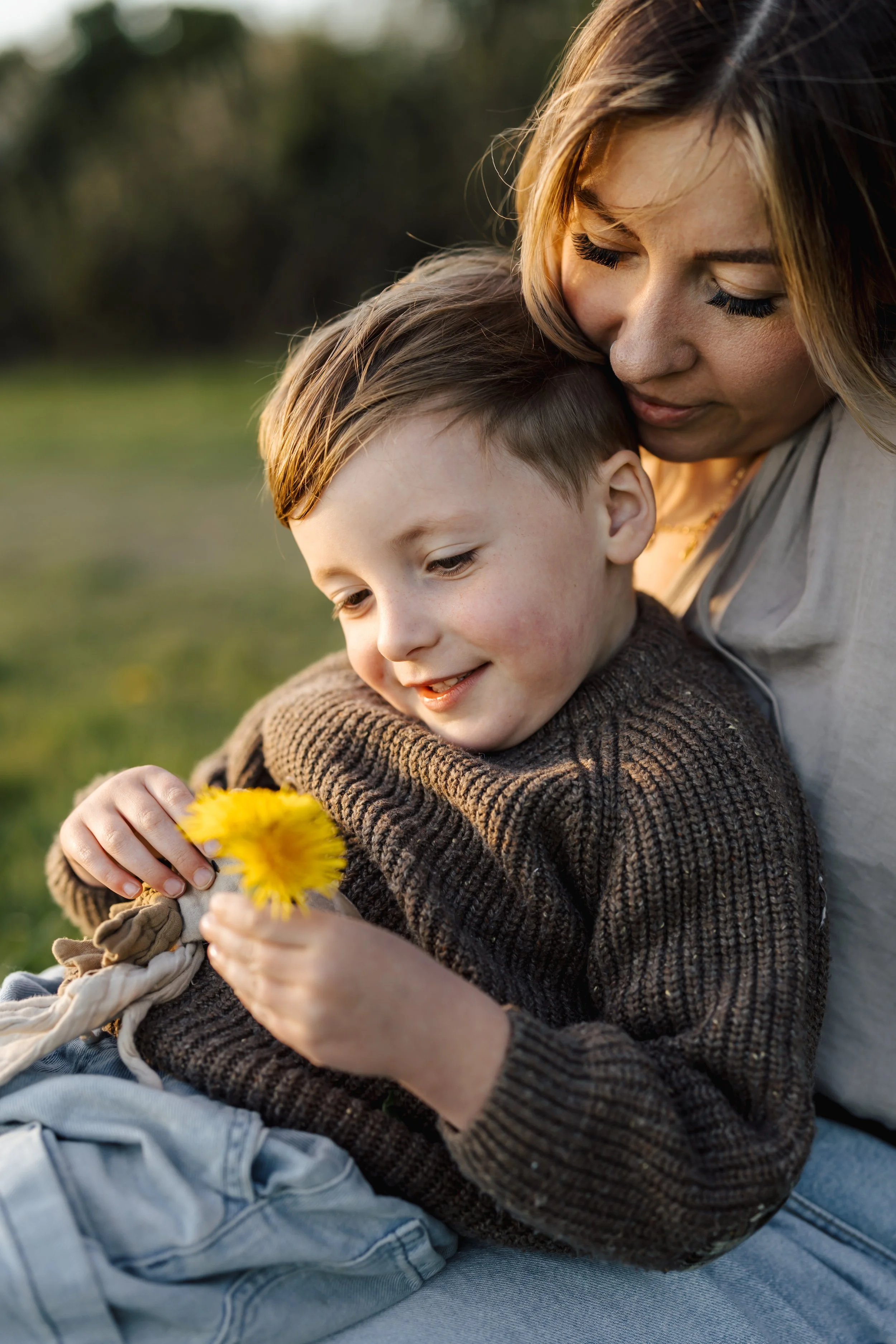 Motherhood sunset photoshoot