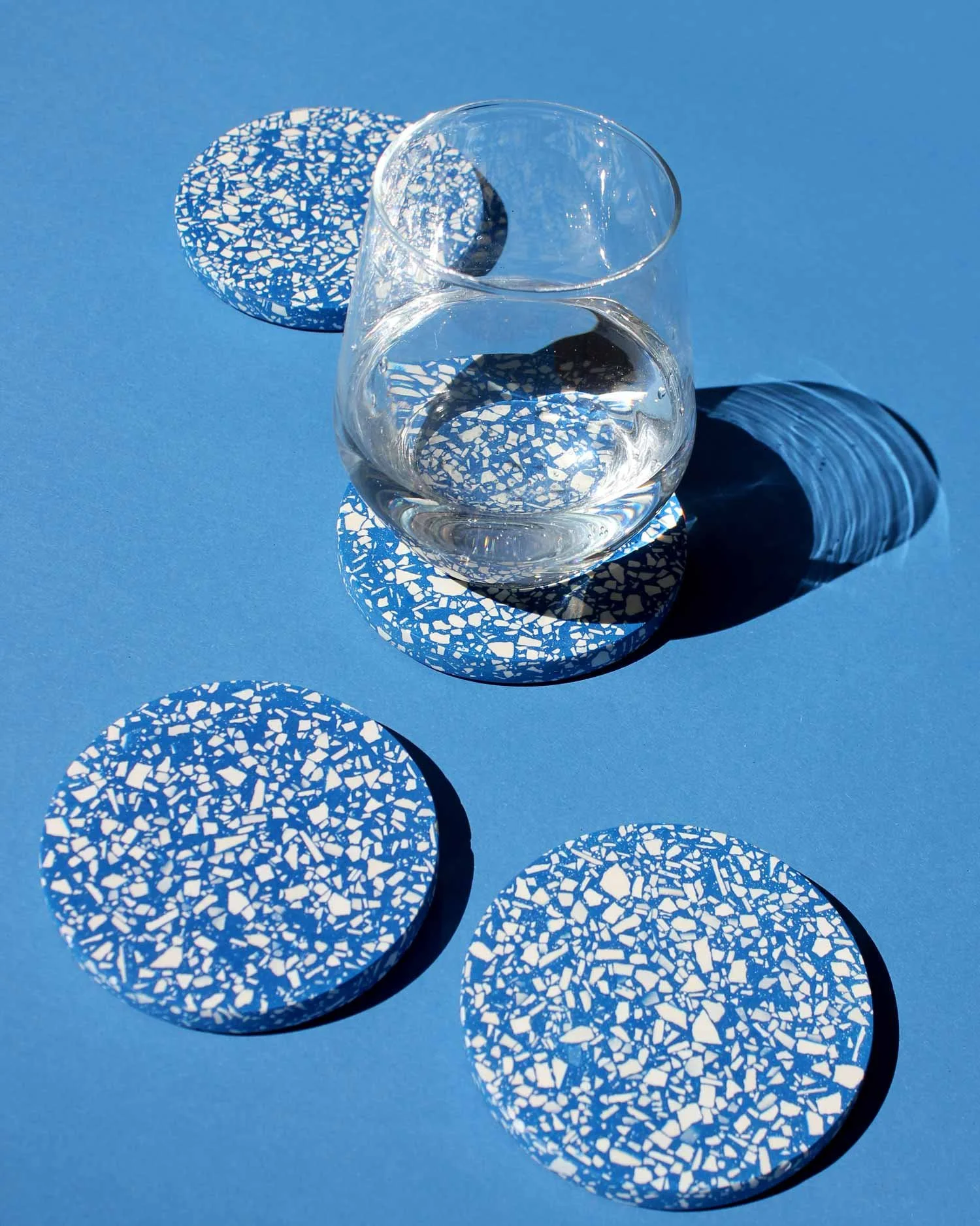 Terrazzo Untersetzer Set „Blau“ – Jesmonite