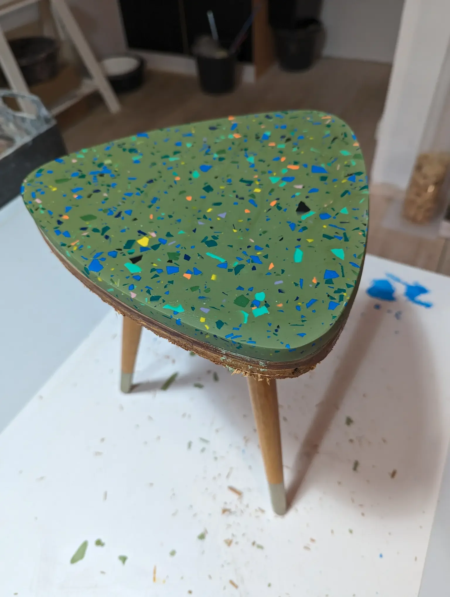 Studio-Wahoo-terrazzo-tischplatte-workshop-02.webp