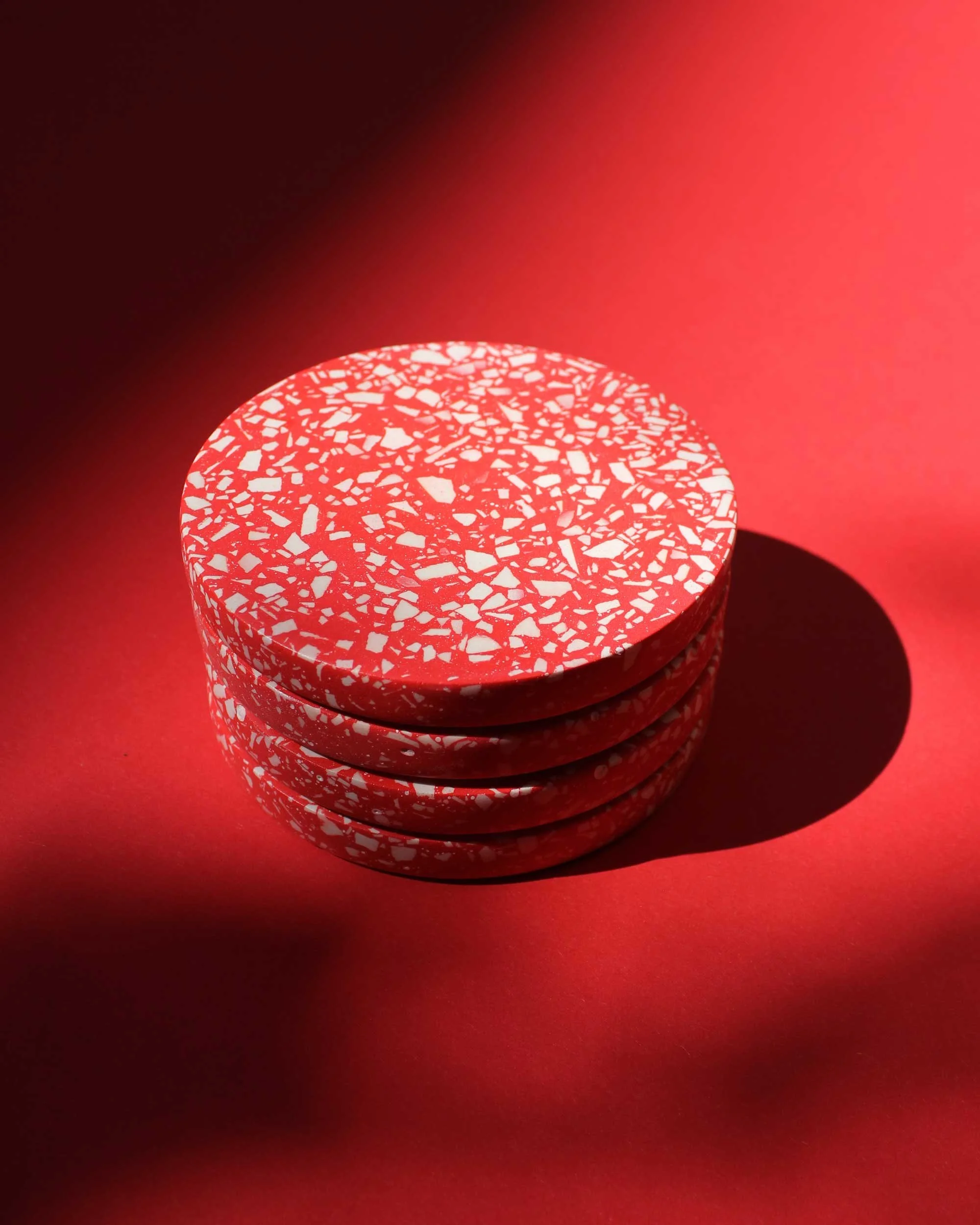 Studio-Wahoo-Terrazzo-Untersetzer-red-02.jpg