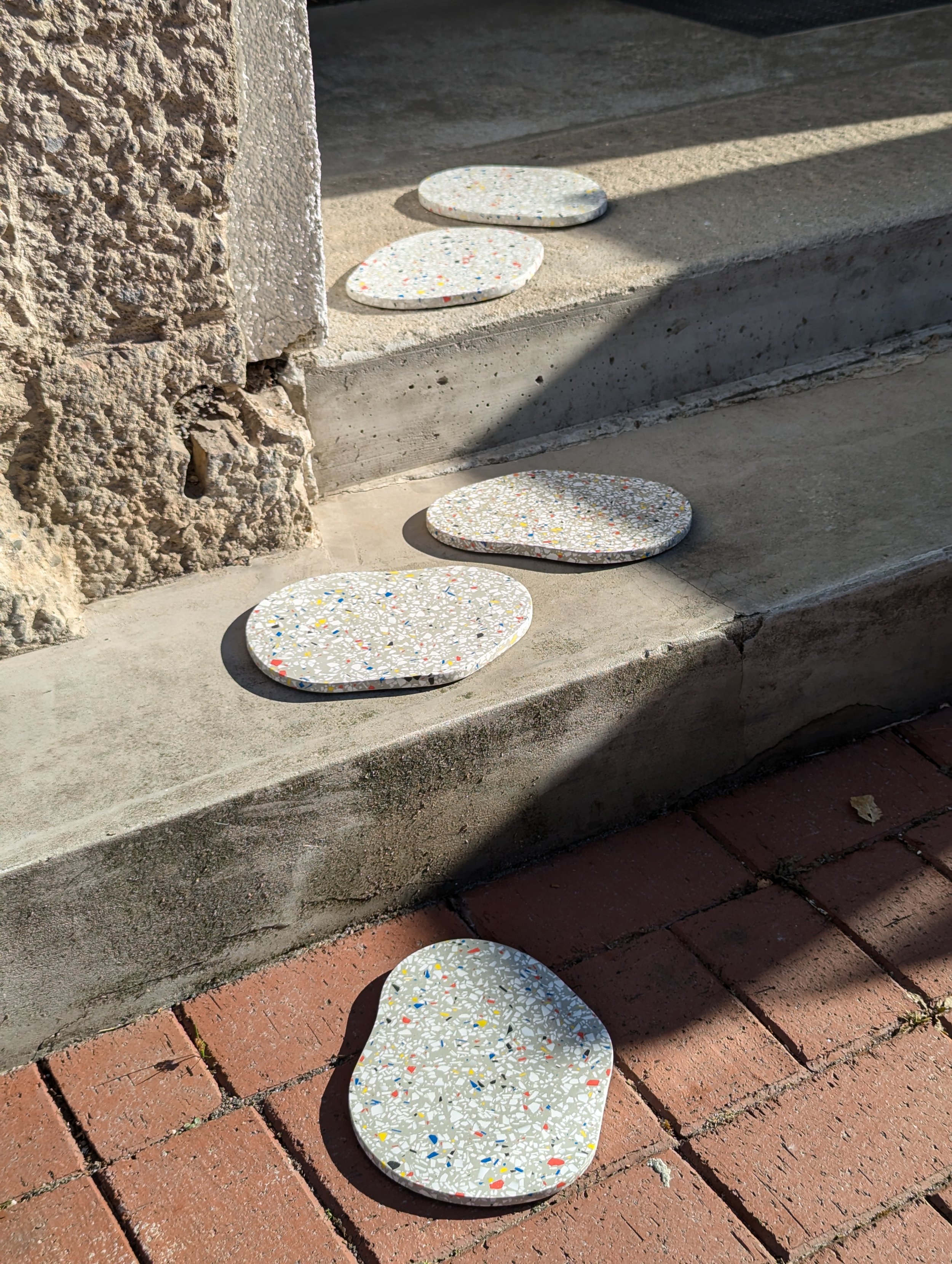 Studio Wahoo-Terrazzo-Untersetzer-DROP-Tablett-Bauhaus-14.jpg