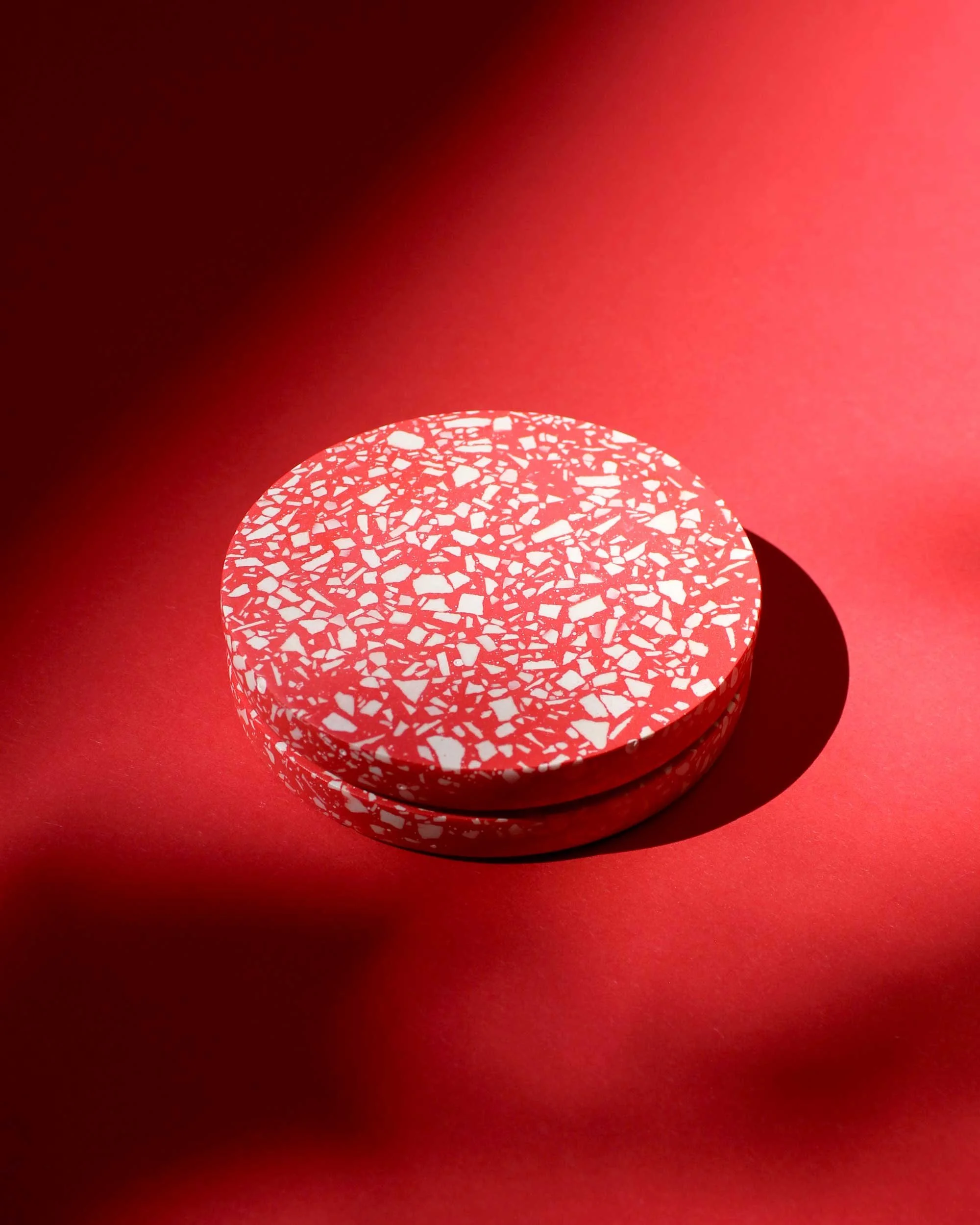 Studio-Wahoo-Terrazzo-Untersetzer-red-01.jpg