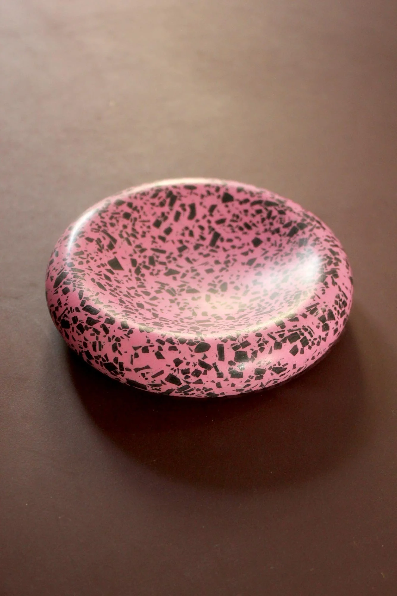 studio-wahoo-everyday-ritual-object-pink--terrazzo-02.jpg