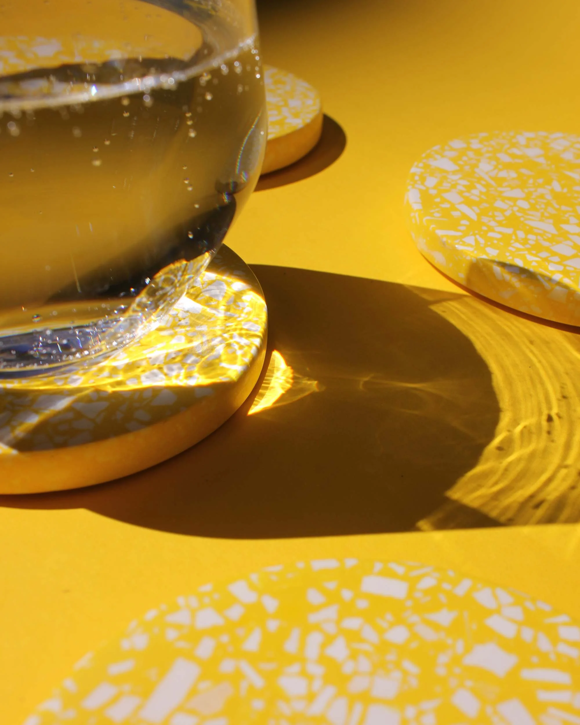 Studio-Wahoo-Terrazzo-Untersetzer-yellow-04.jpg