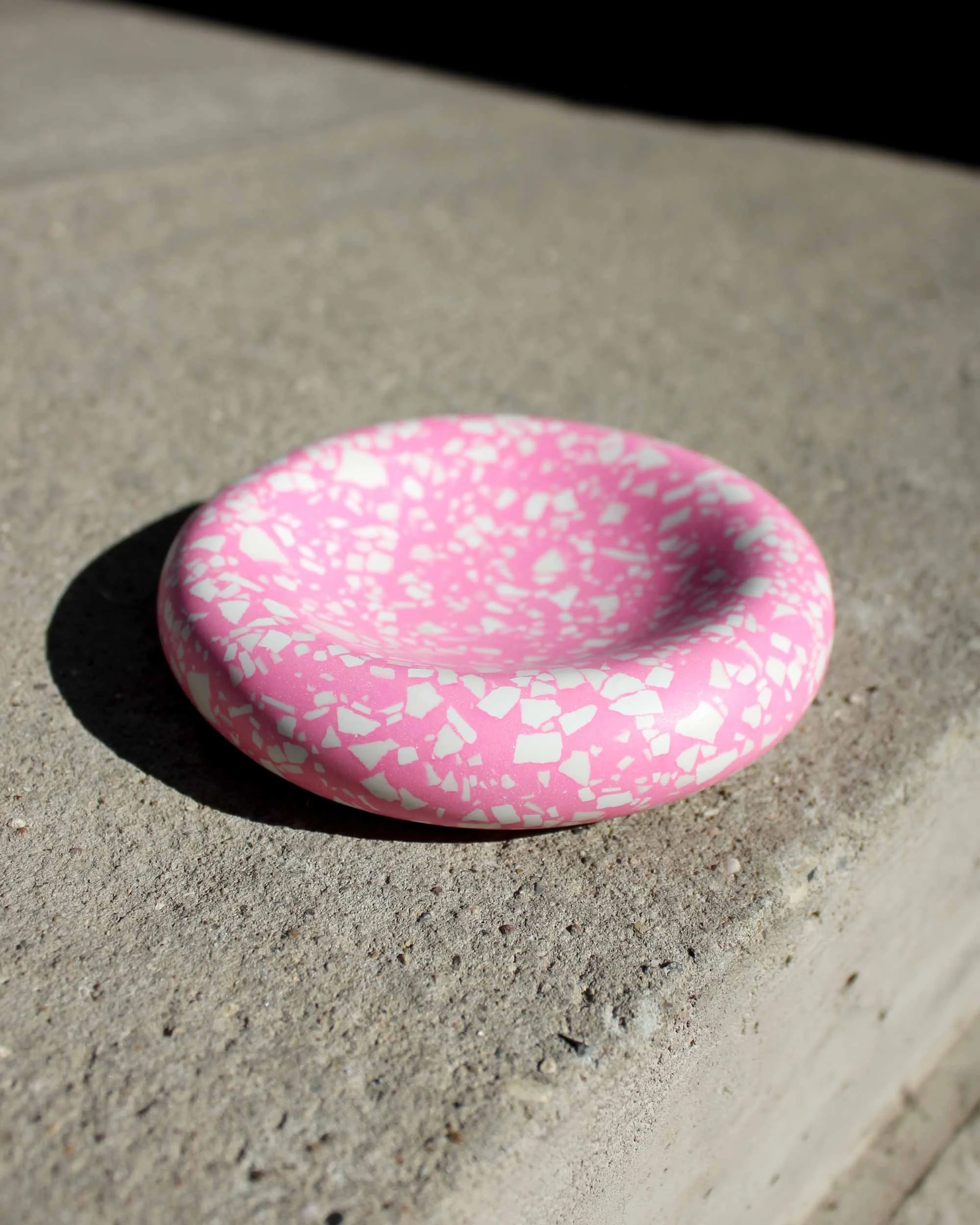 studio-wahoo-everyday-ritual-object-neon-pink--terrazzo-03.jpg