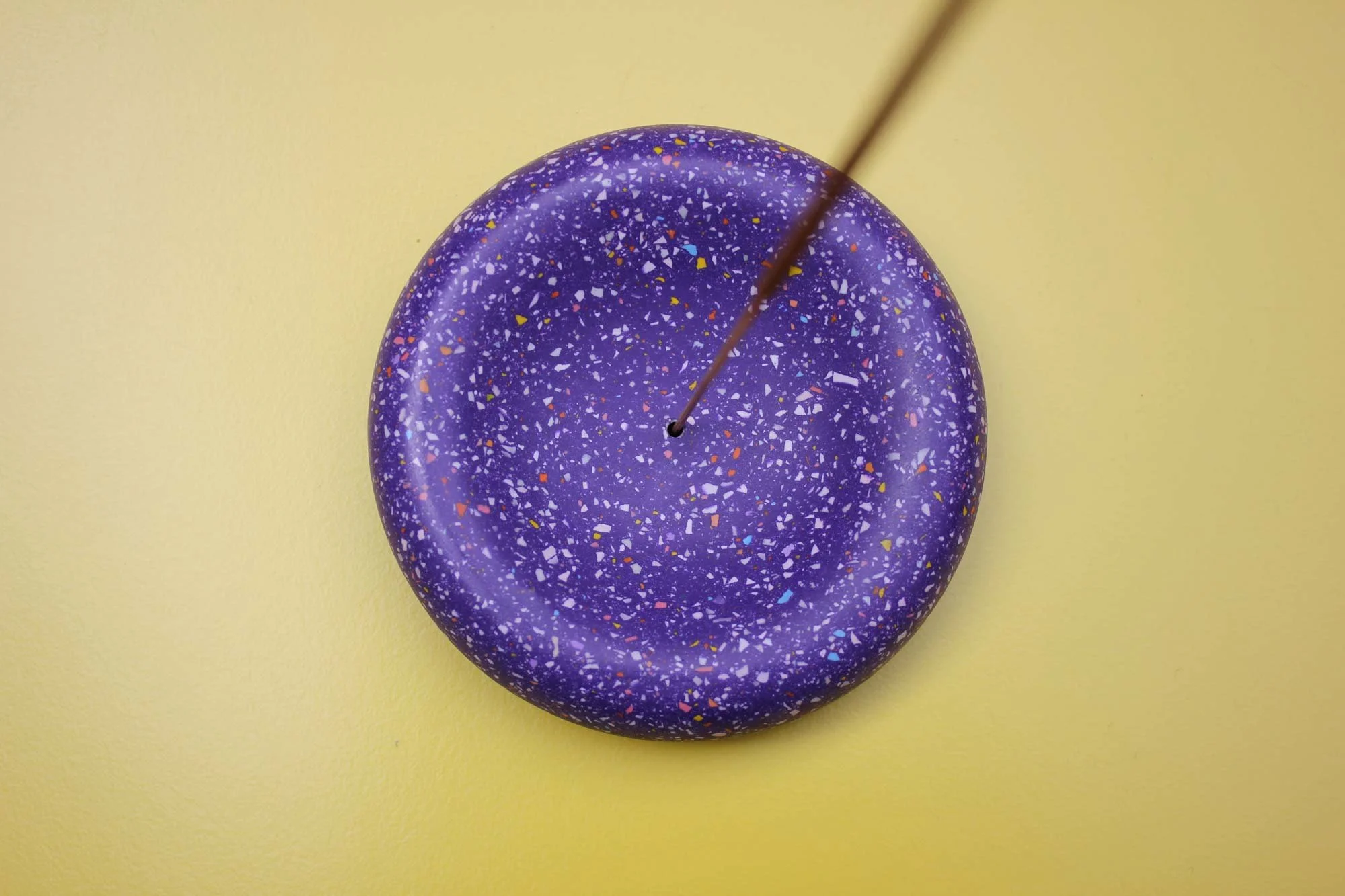 studio-wahoo-everyday-ritual-object-lilac-tiny-terrazzo-04.jpg