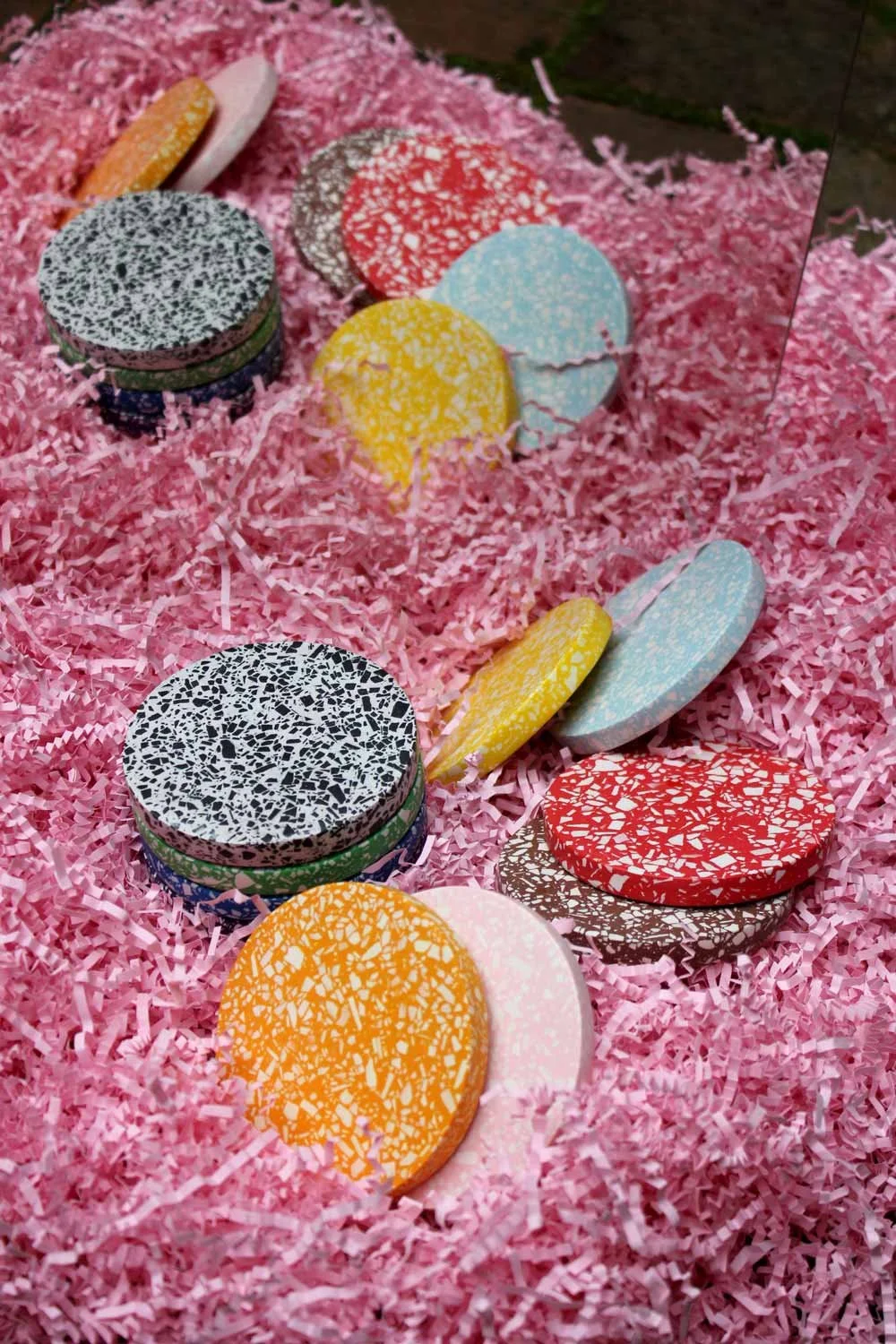 Terrazzo Untersetzer Set PRIDE II – Jesmonite