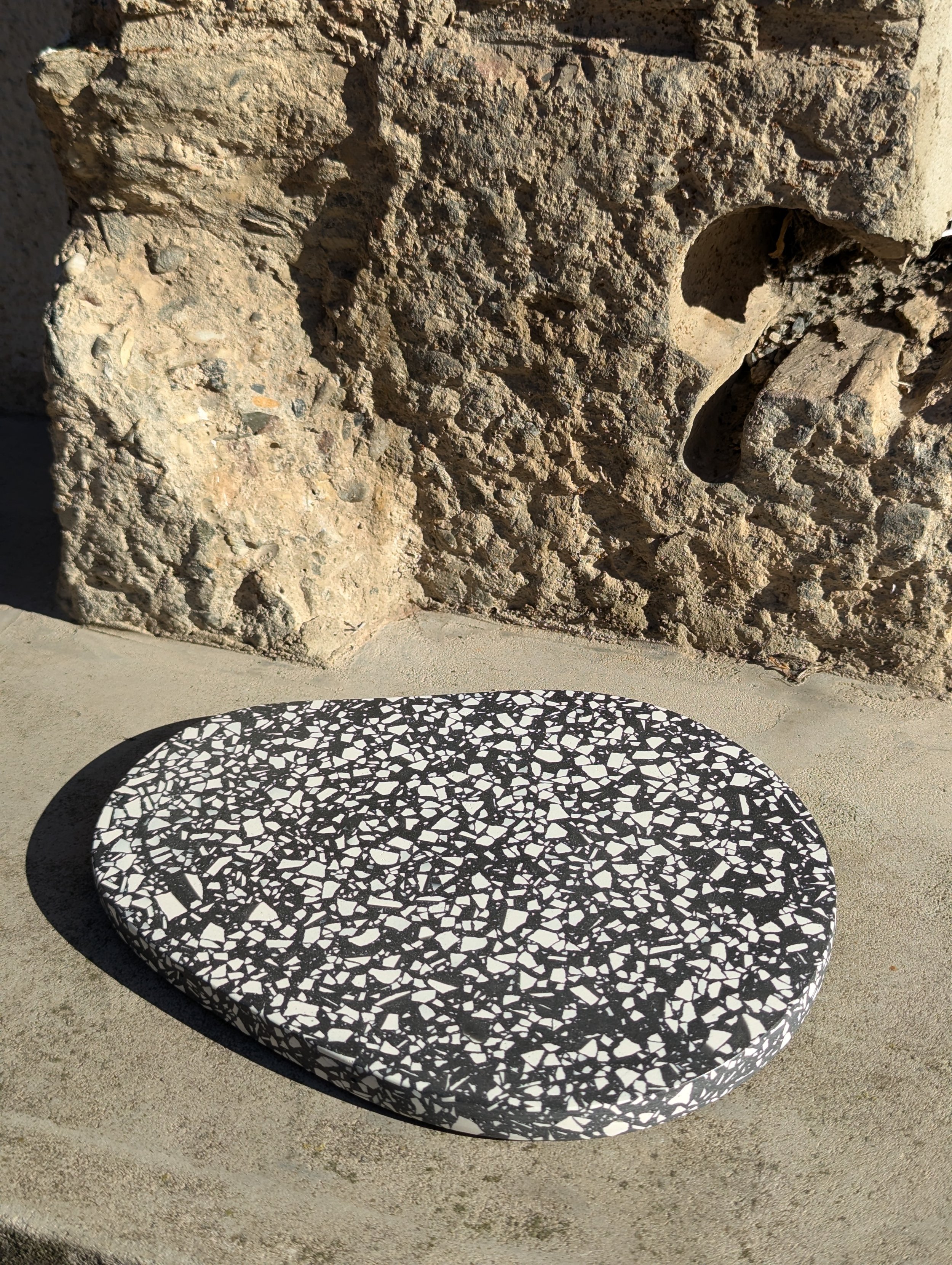 Studio Wahoo-Terrazzo-Untersetzer-DROP-Tablett-klassisch-schwarz-weiss-12.jpg