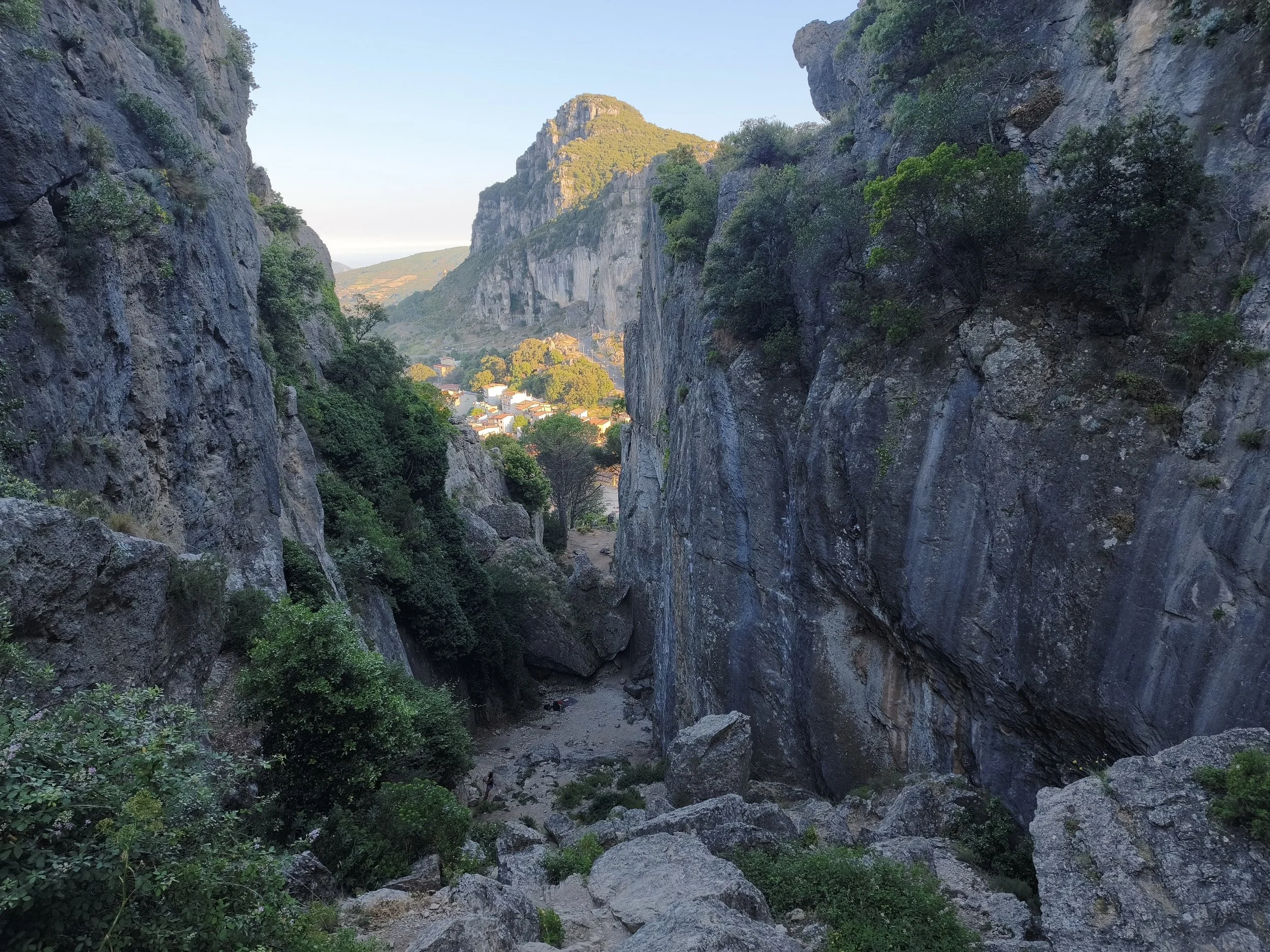 Canyon Ulassai.jpg