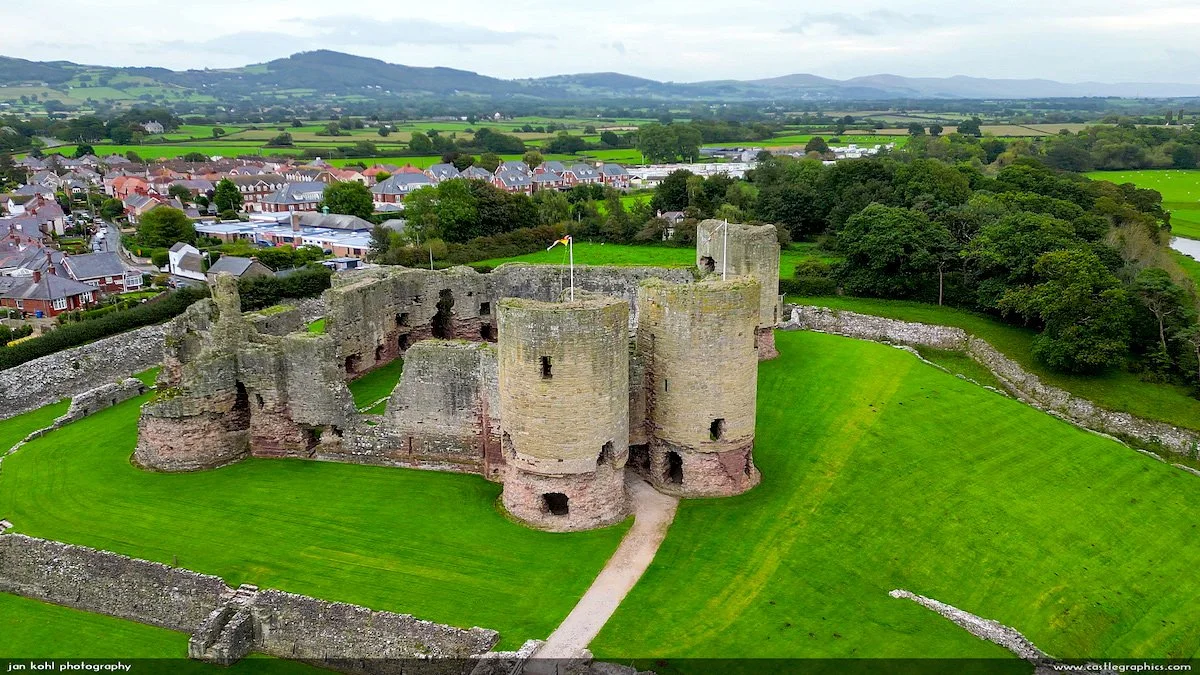 https://www.castlewales.com/rhudln.html